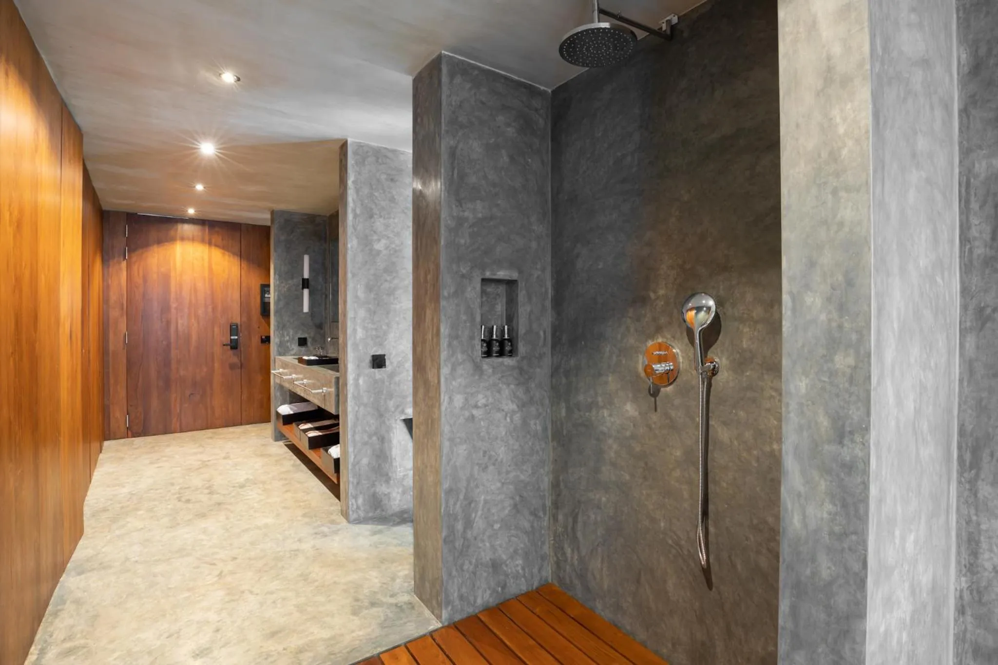 Shower in Villa Thamburu, Bentota