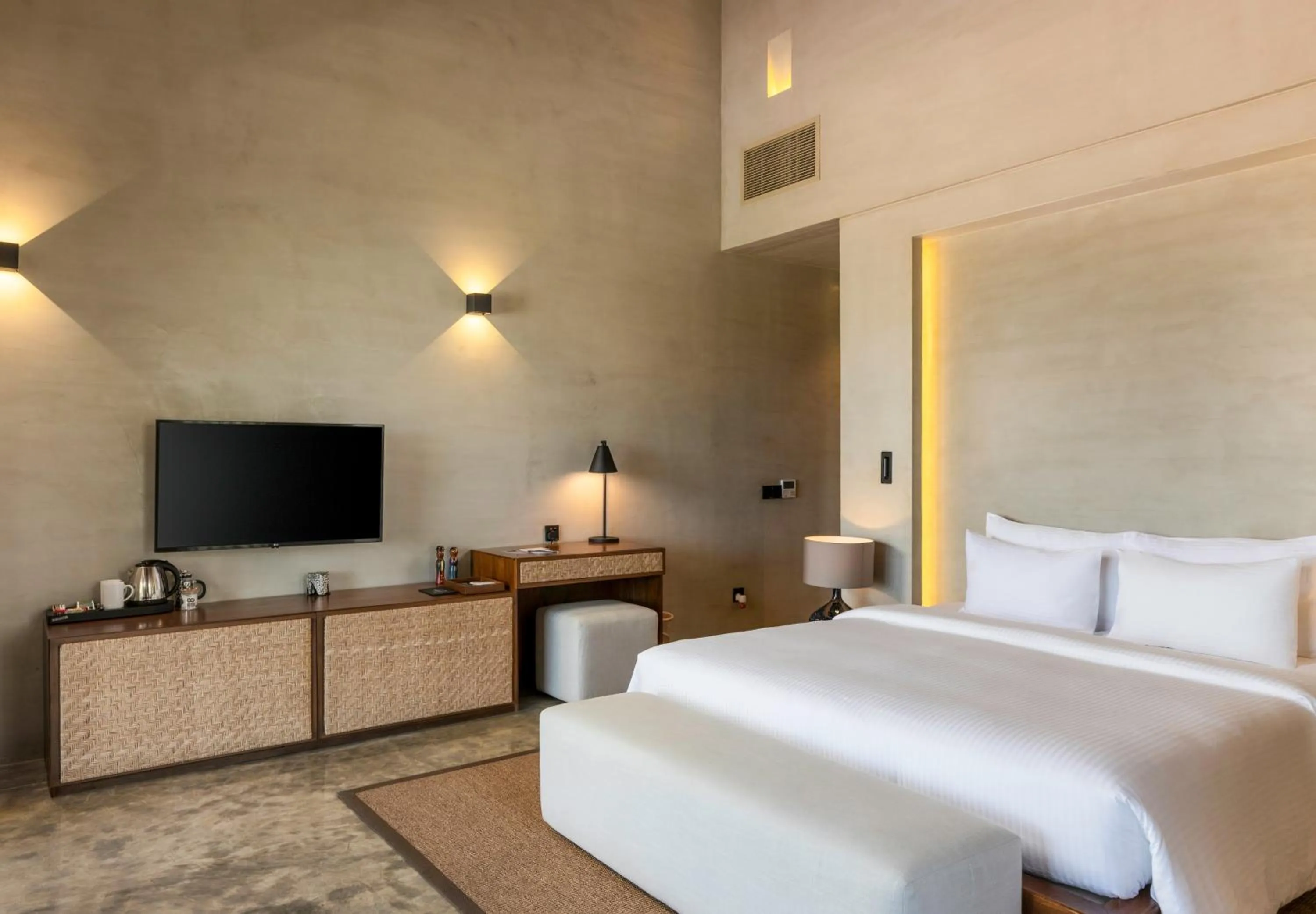 Bedroom, Bed in Villa Thamburu, Bentota