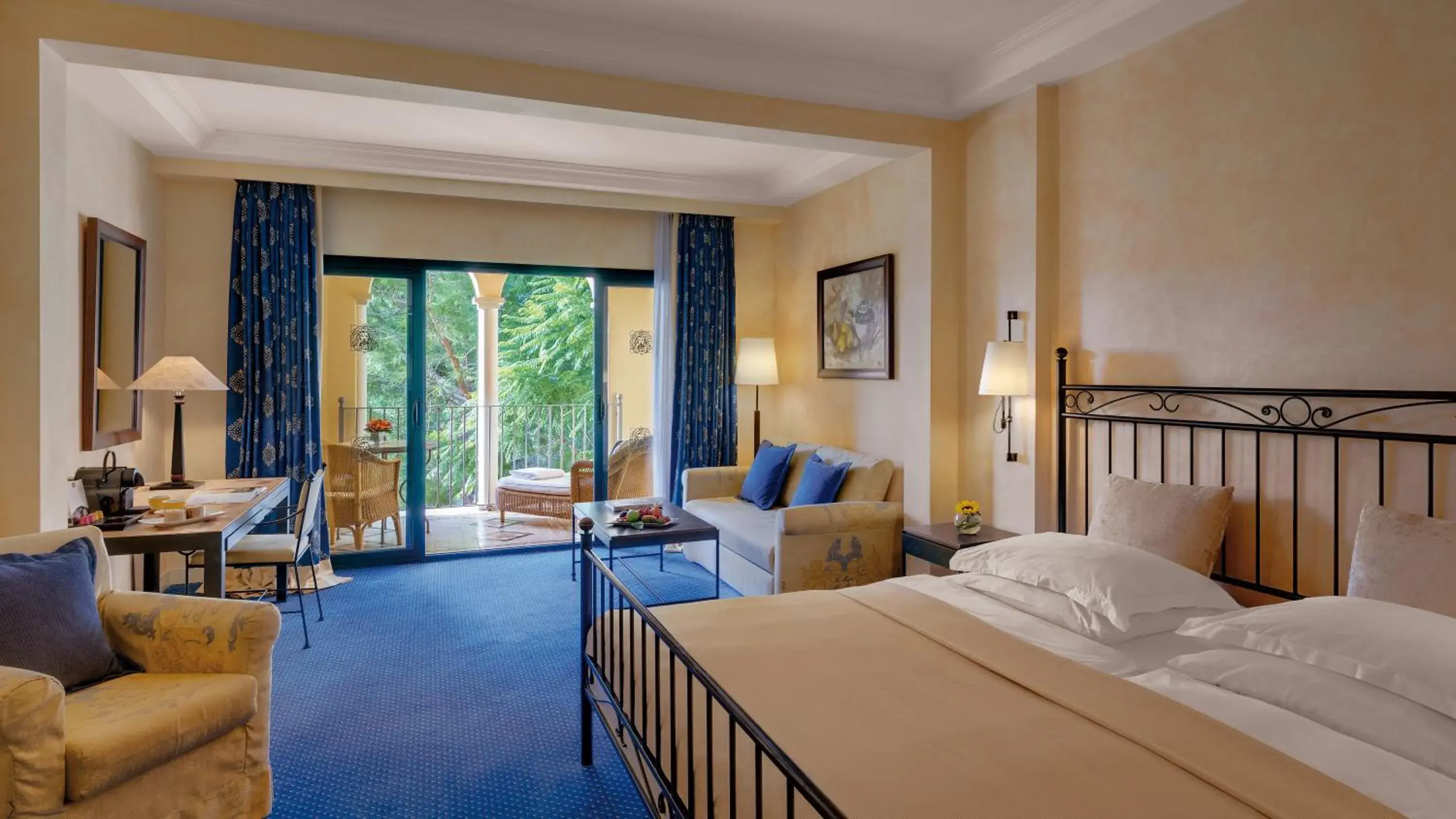 Classic Double Room in Steigenberger Hotel and Resort Camp de Mar Classic Double Room in Steigenberger Hotel and Resort Camp de Mar