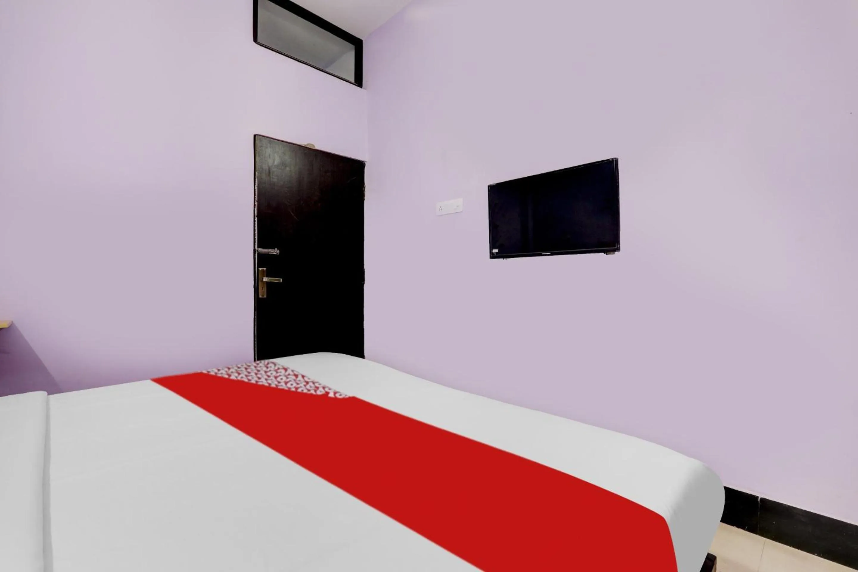 Bedroom, Bed in Hotel O SRV Palace