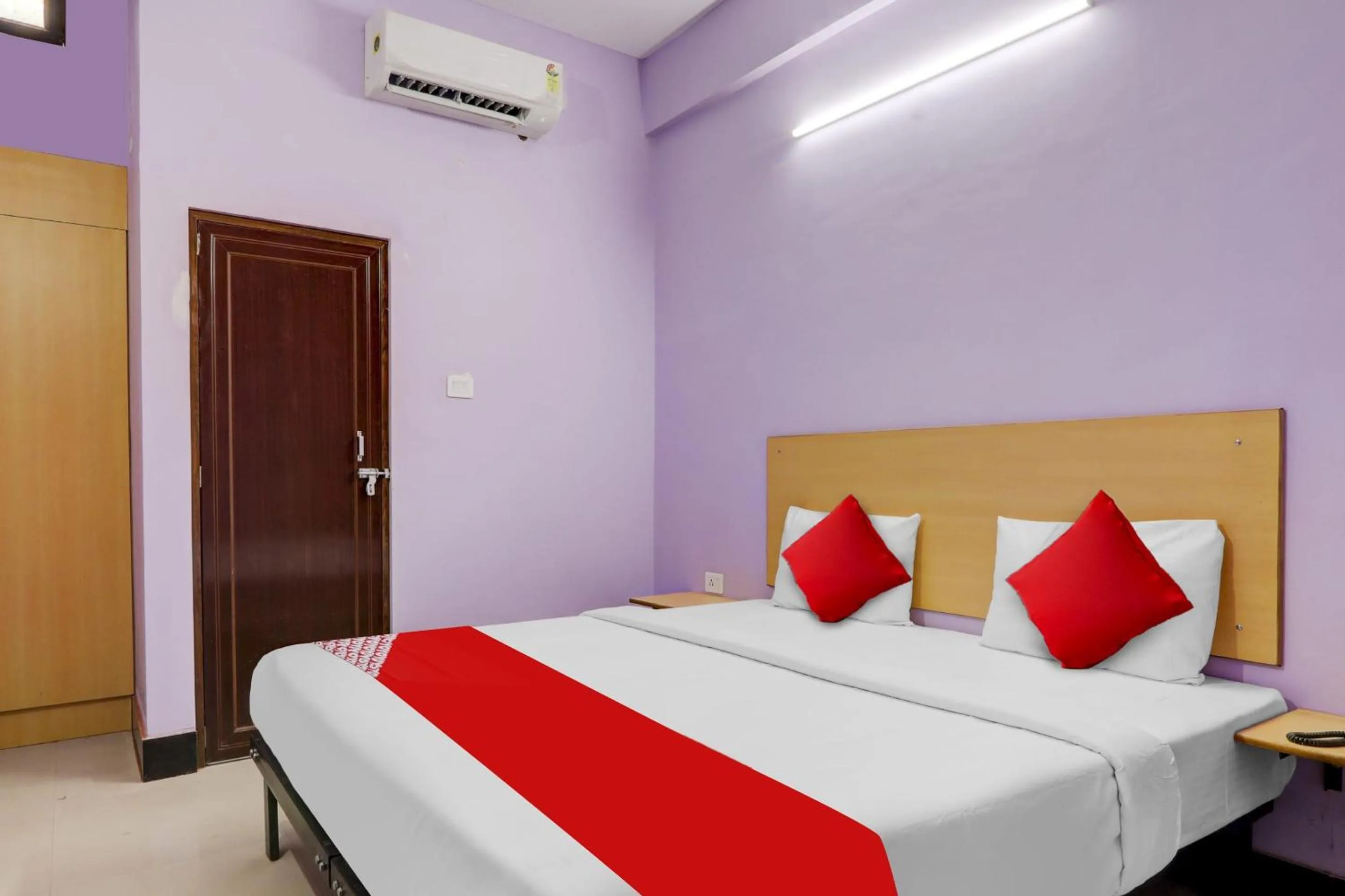 Lobby or reception, Bed in Hotel O SRV Palace