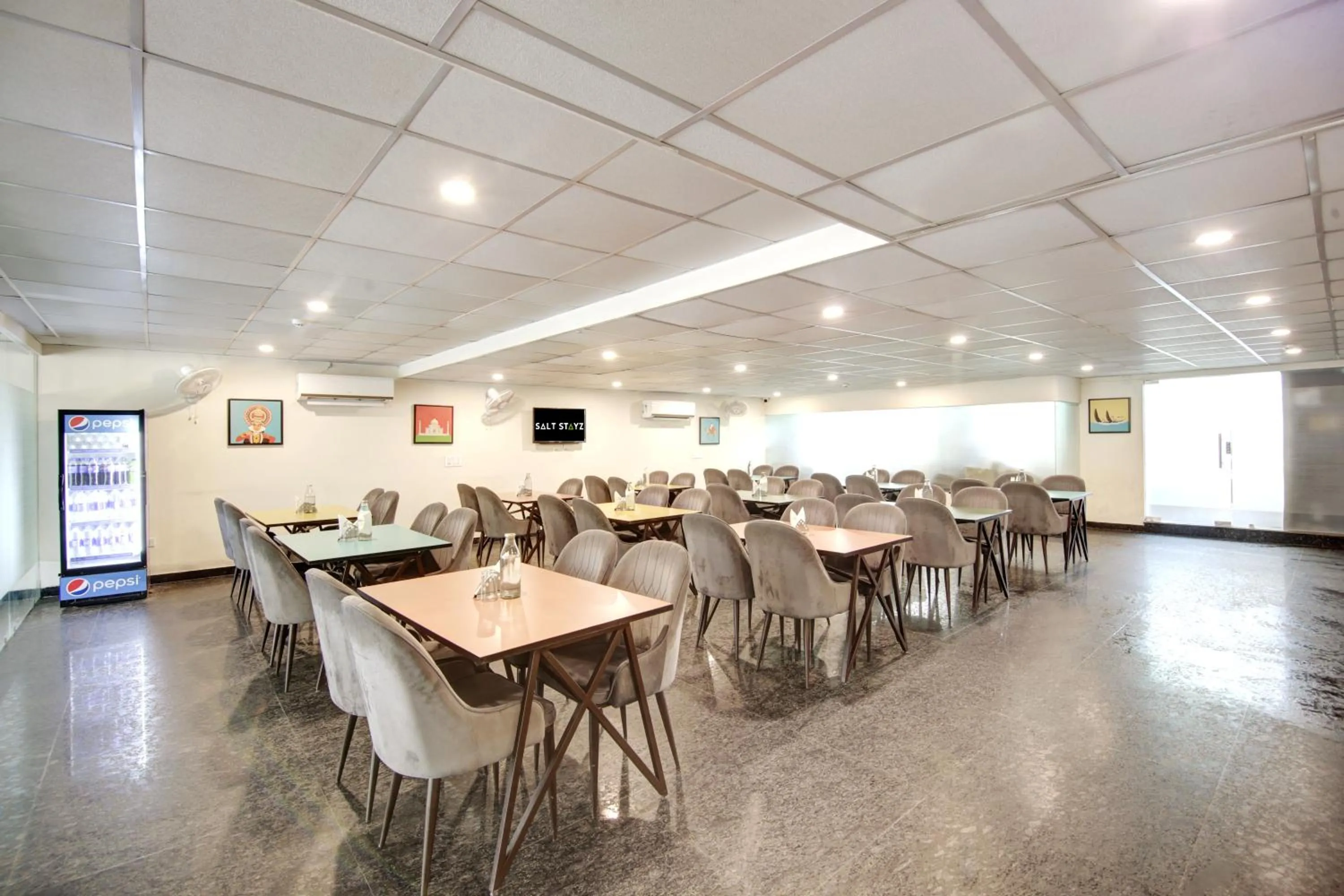 Restaurant/places to eat in Saltstayz Select - Huda City Center