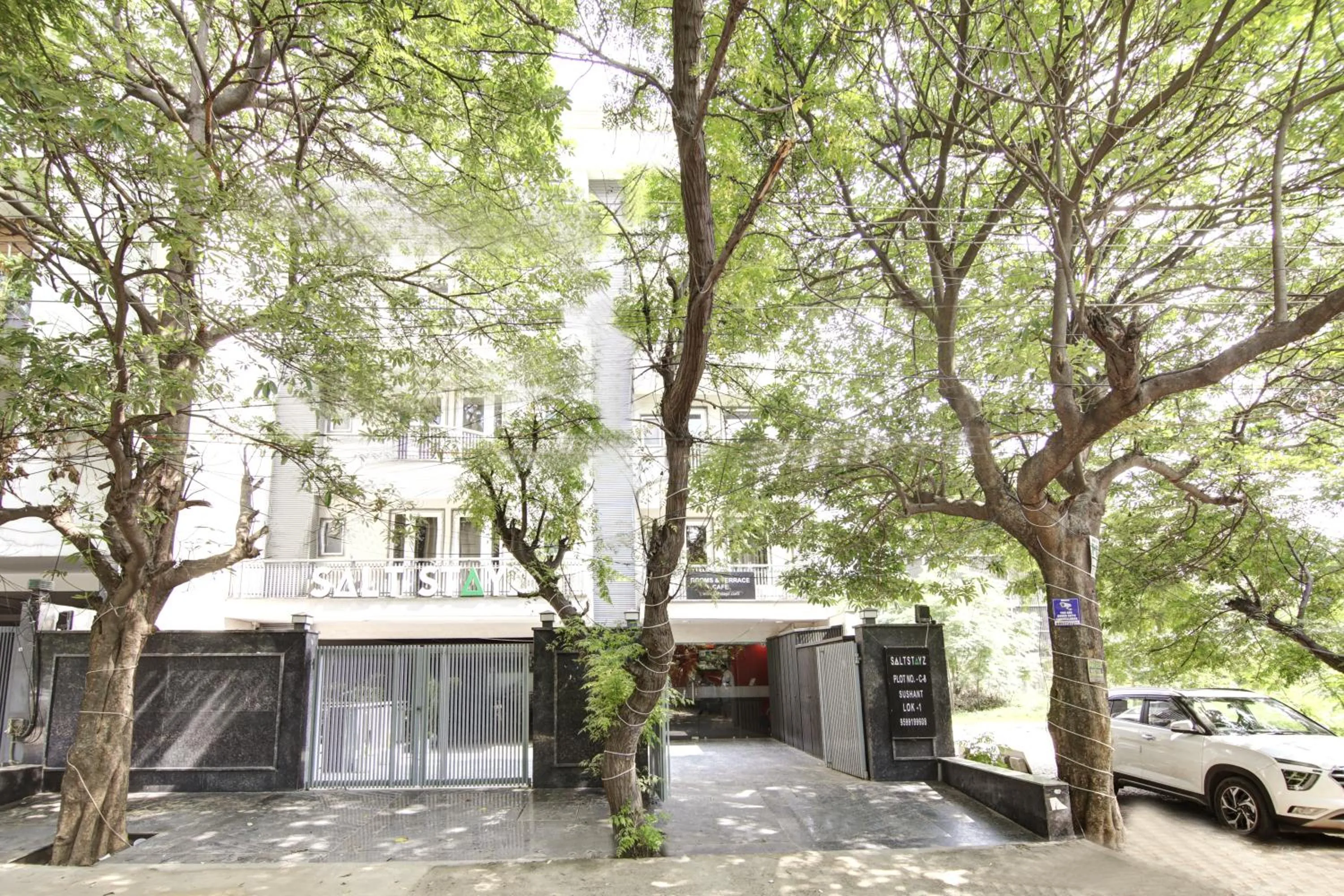 Property building in Saltstayz Select - Huda City Center