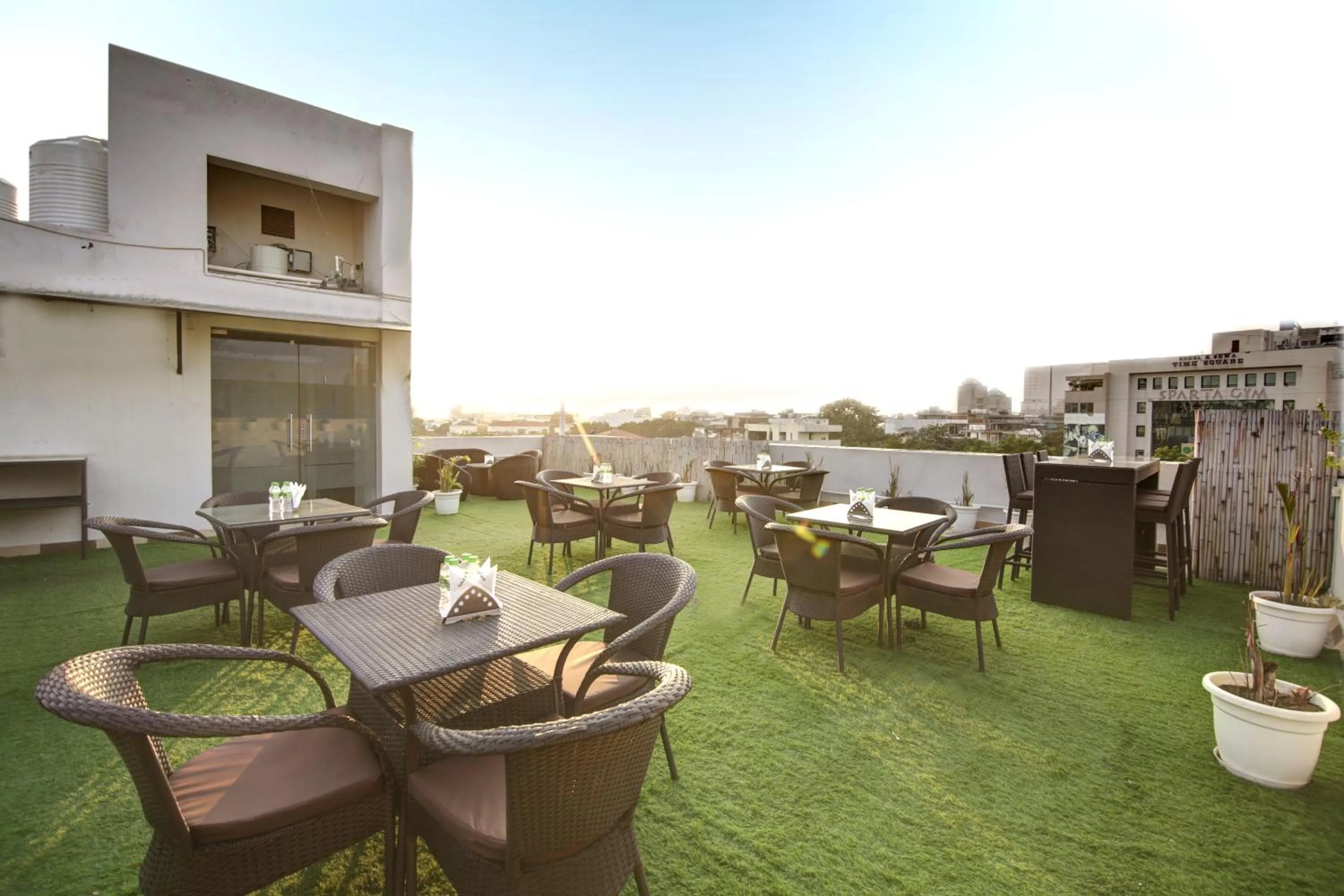 Restaurant/places to eat in Saltstayz Select - Huda City Center