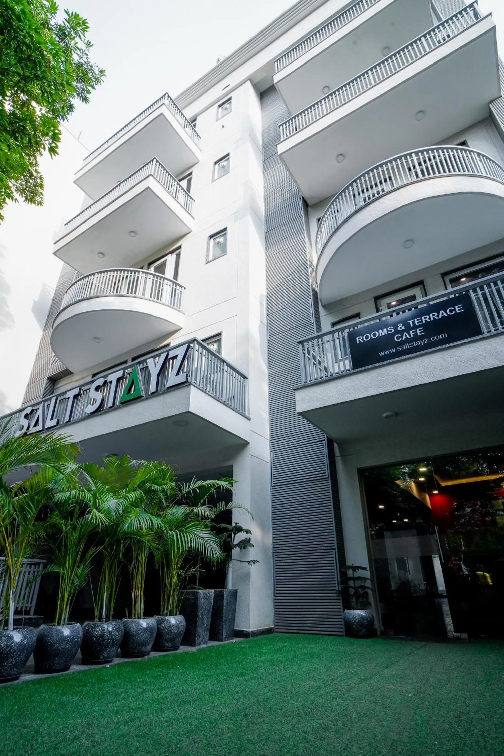 Property building in Saltstayz Select - Huda City Center