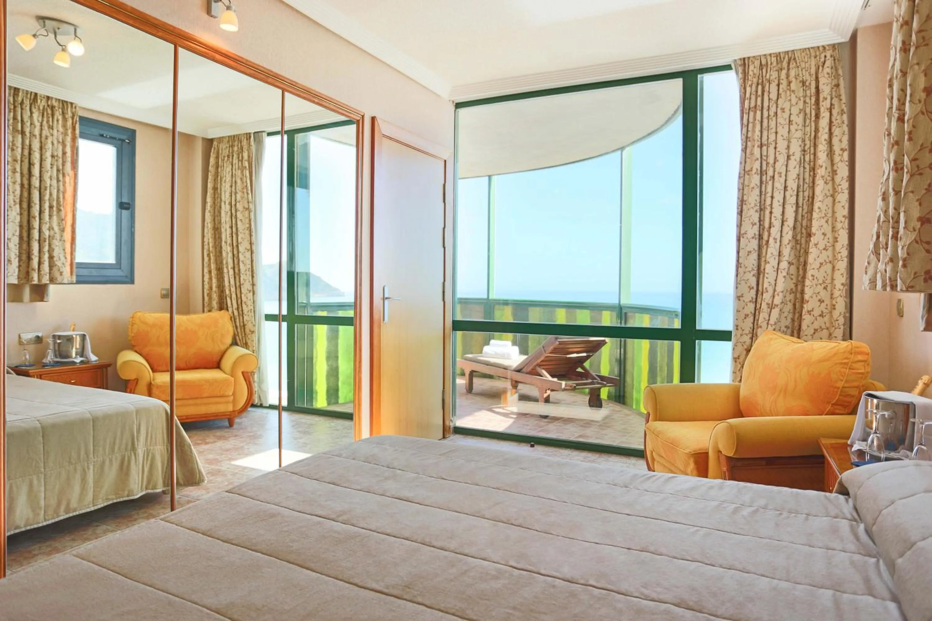 Bed in KAKTUS Hotel Kaktus Albir