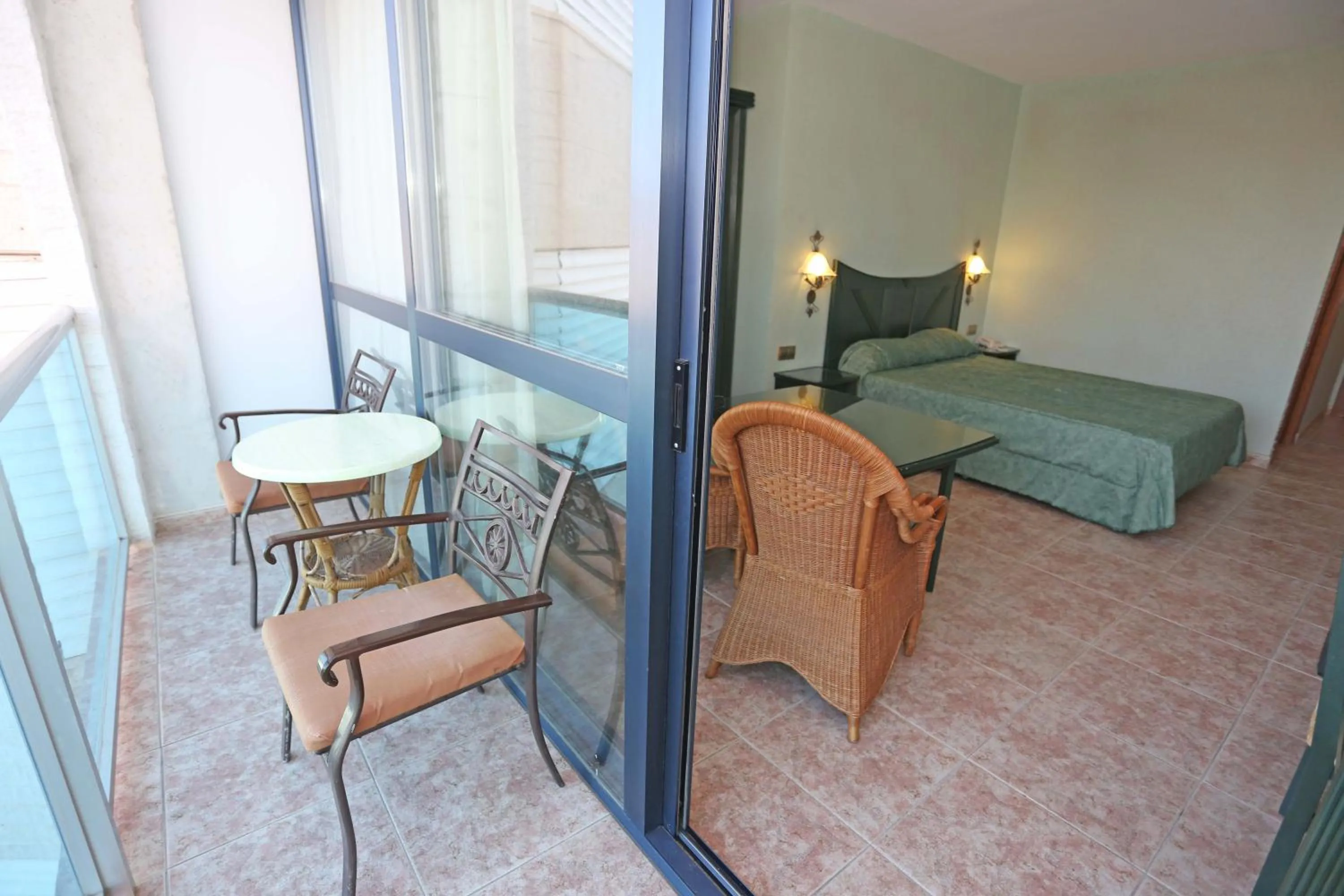 Bed in KAKTUS Hotel Kaktus Albir