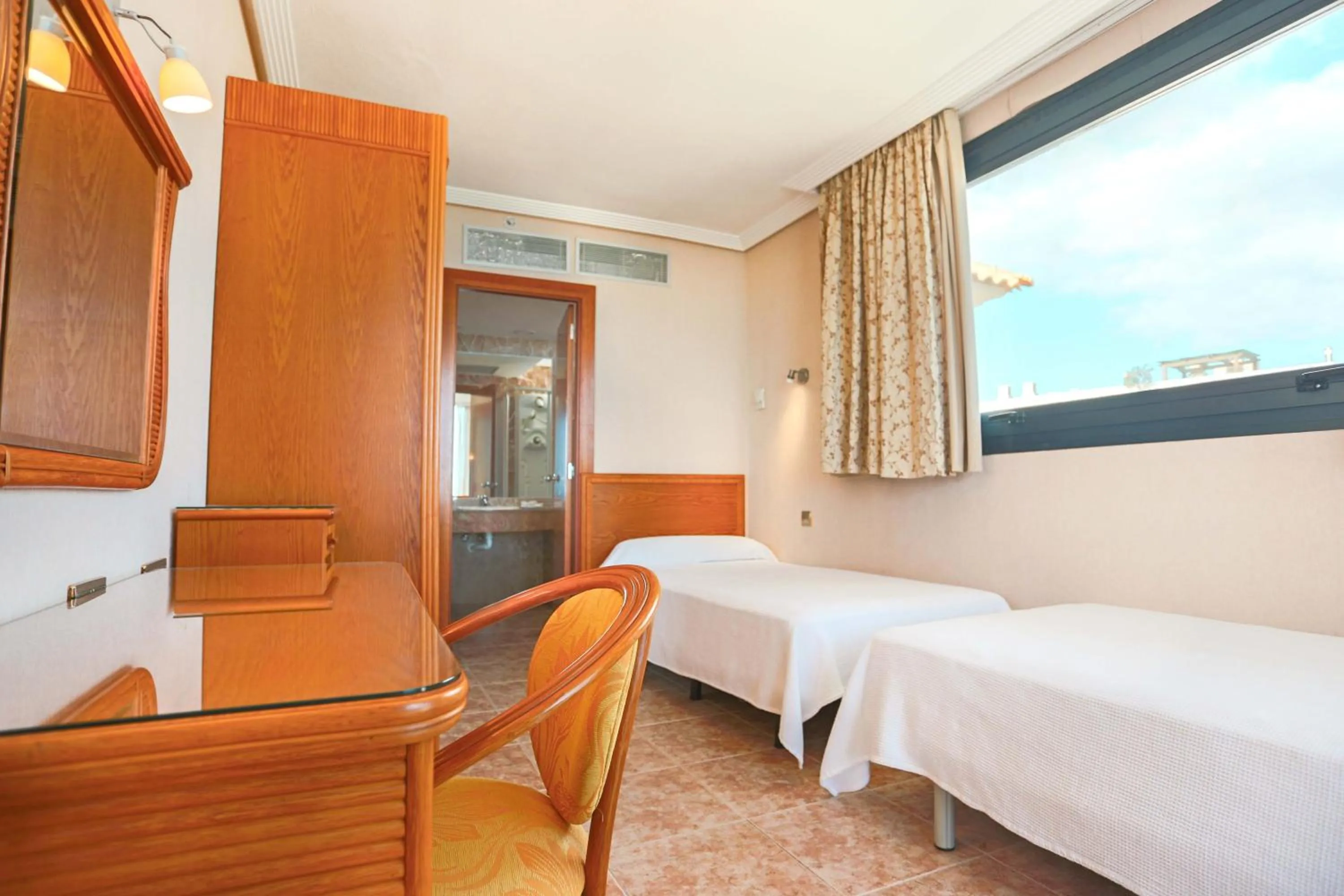 Bed in KAKTUS Hotel Kaktus Albir