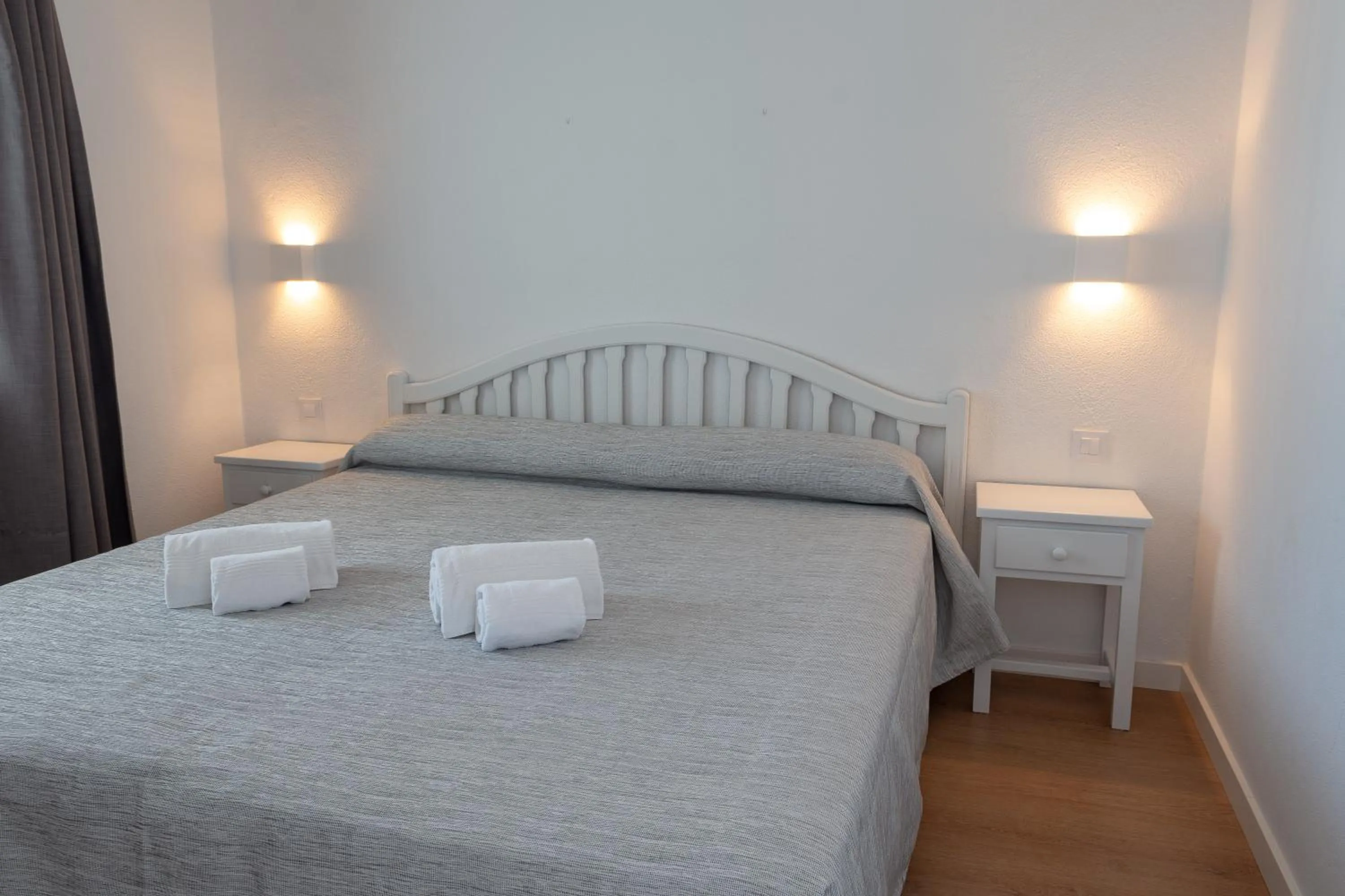 Bed in Naranjos Resort Menorca