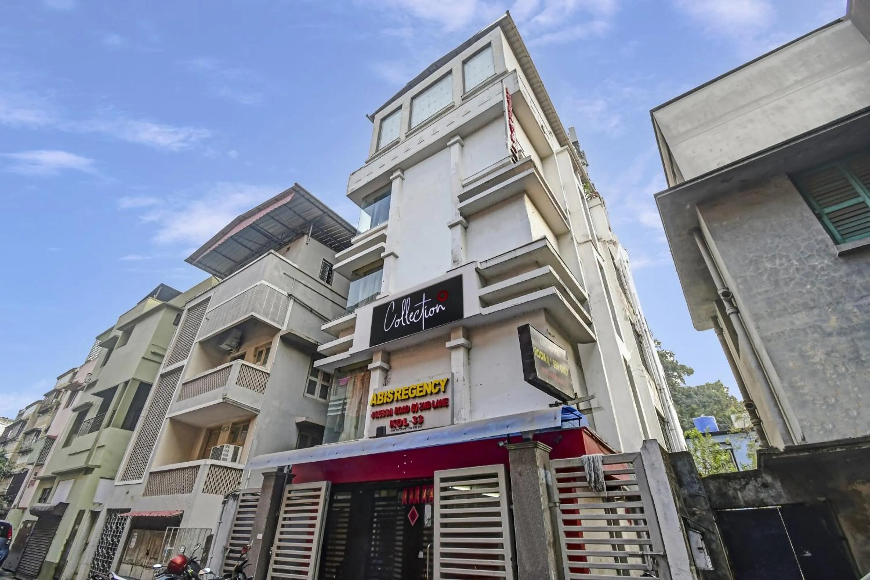 Facade/entrance in Super Collection O Avenue Regency Near Kalighat Kali Temple