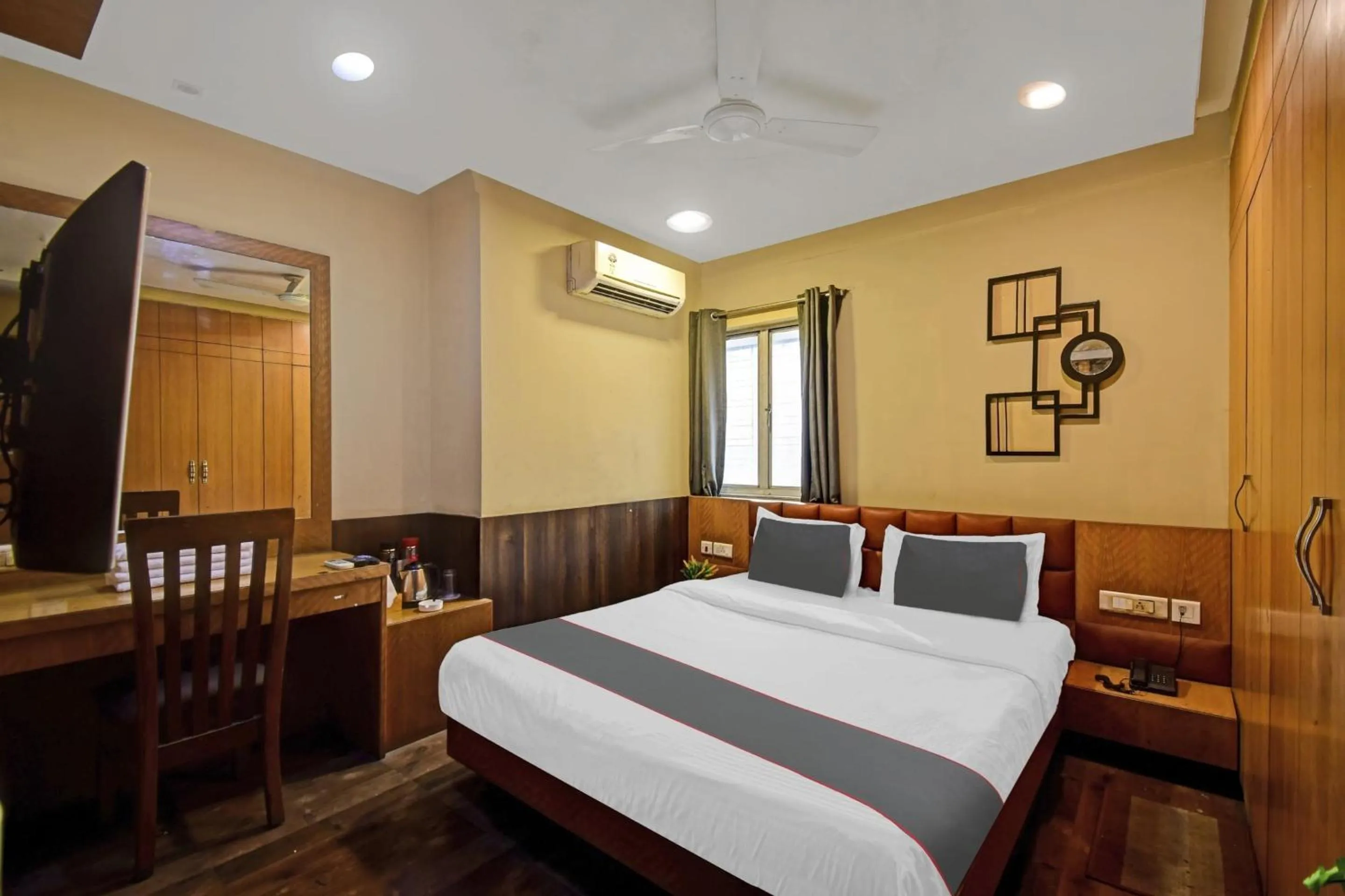 Bedroom, Bed in Super Collection O Avenue Regency Near Kalighat Kali Temple