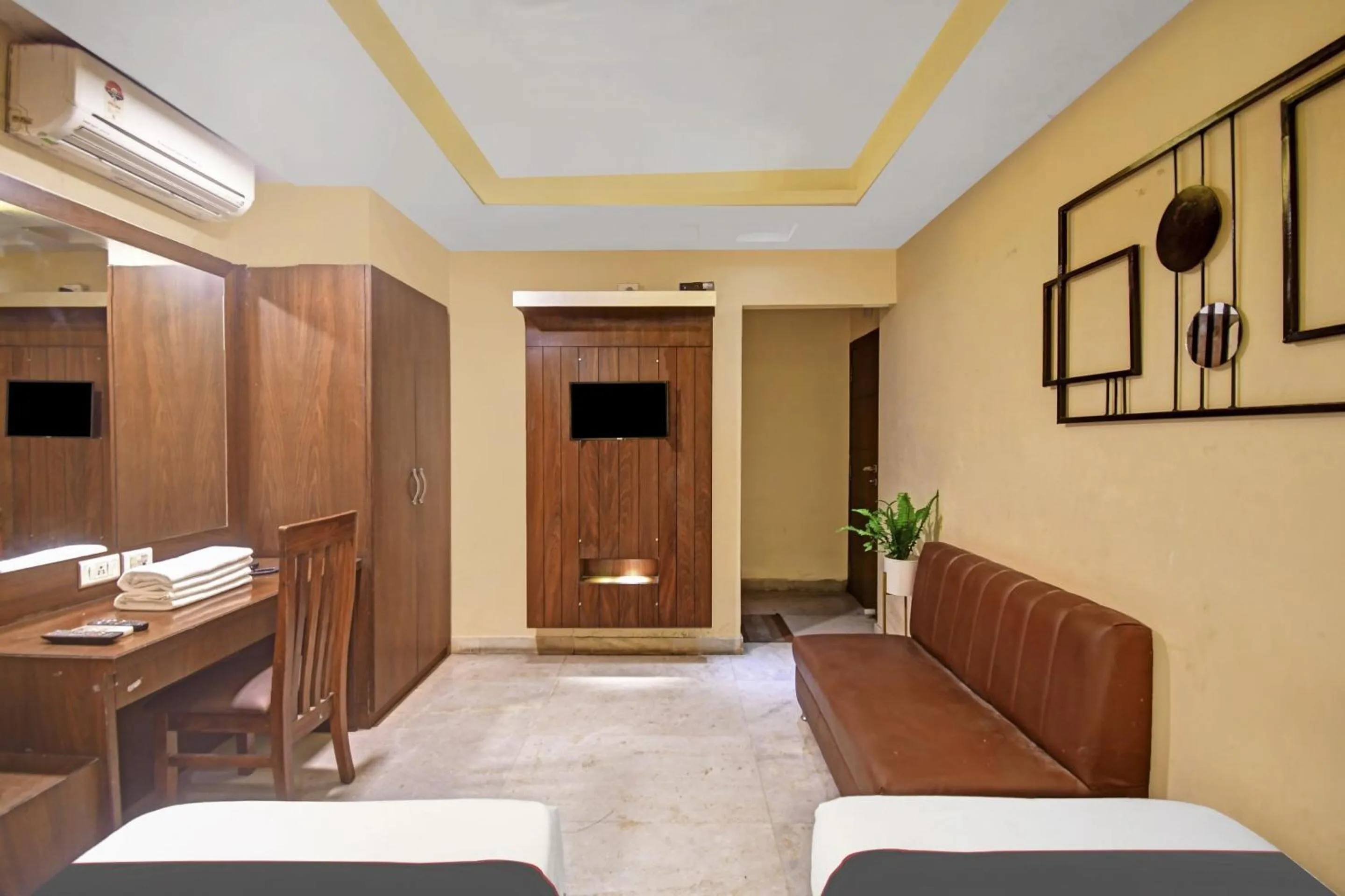 Bedroom in Super Collection O Avenue Regency Near Kalighat Kali Temple