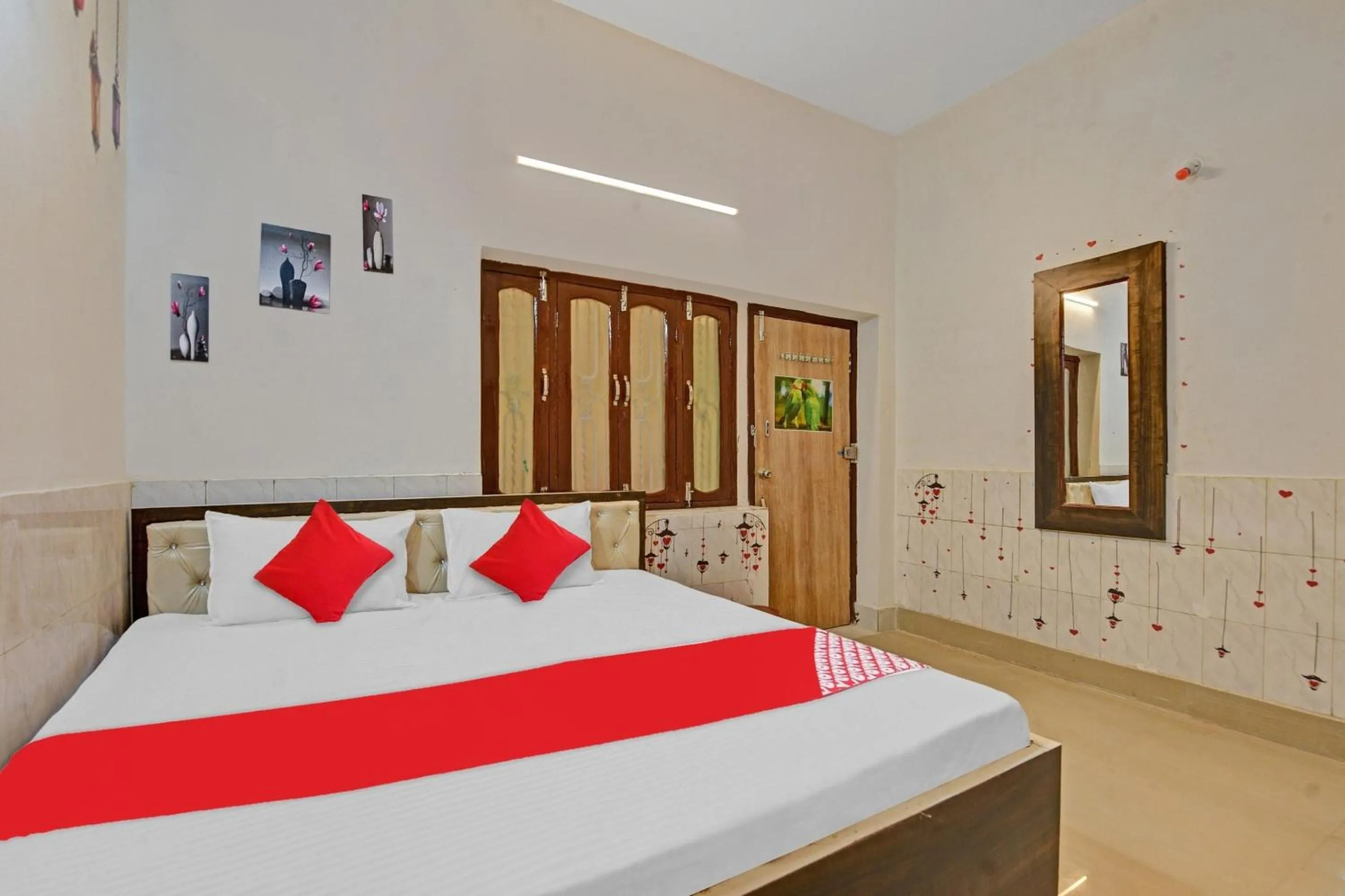 Bedroom in Hotel O The Goldy Inn