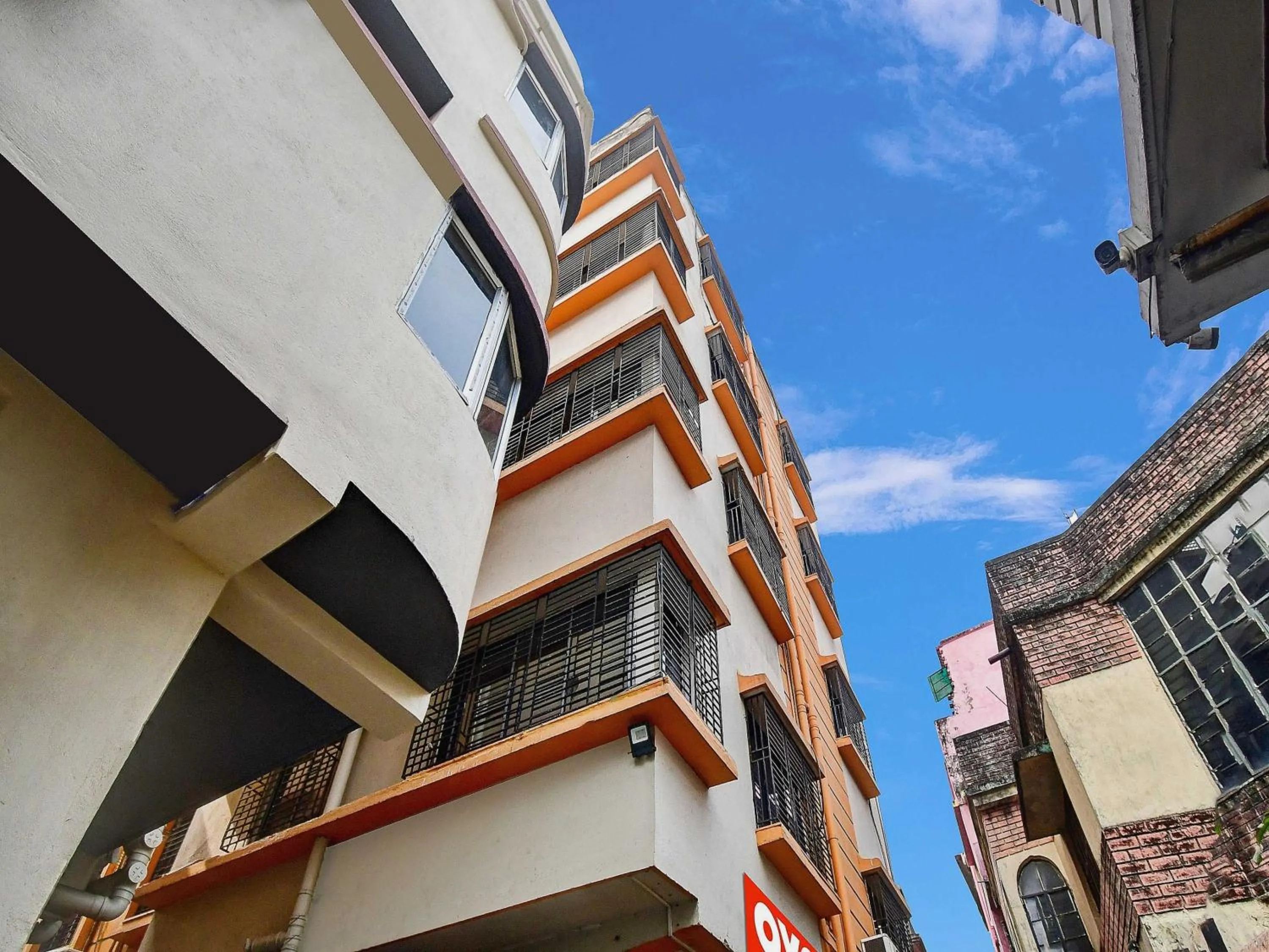 Facade/entrance in Super Hotel O Grand Lazeez Dumurjala outdoor Stadium