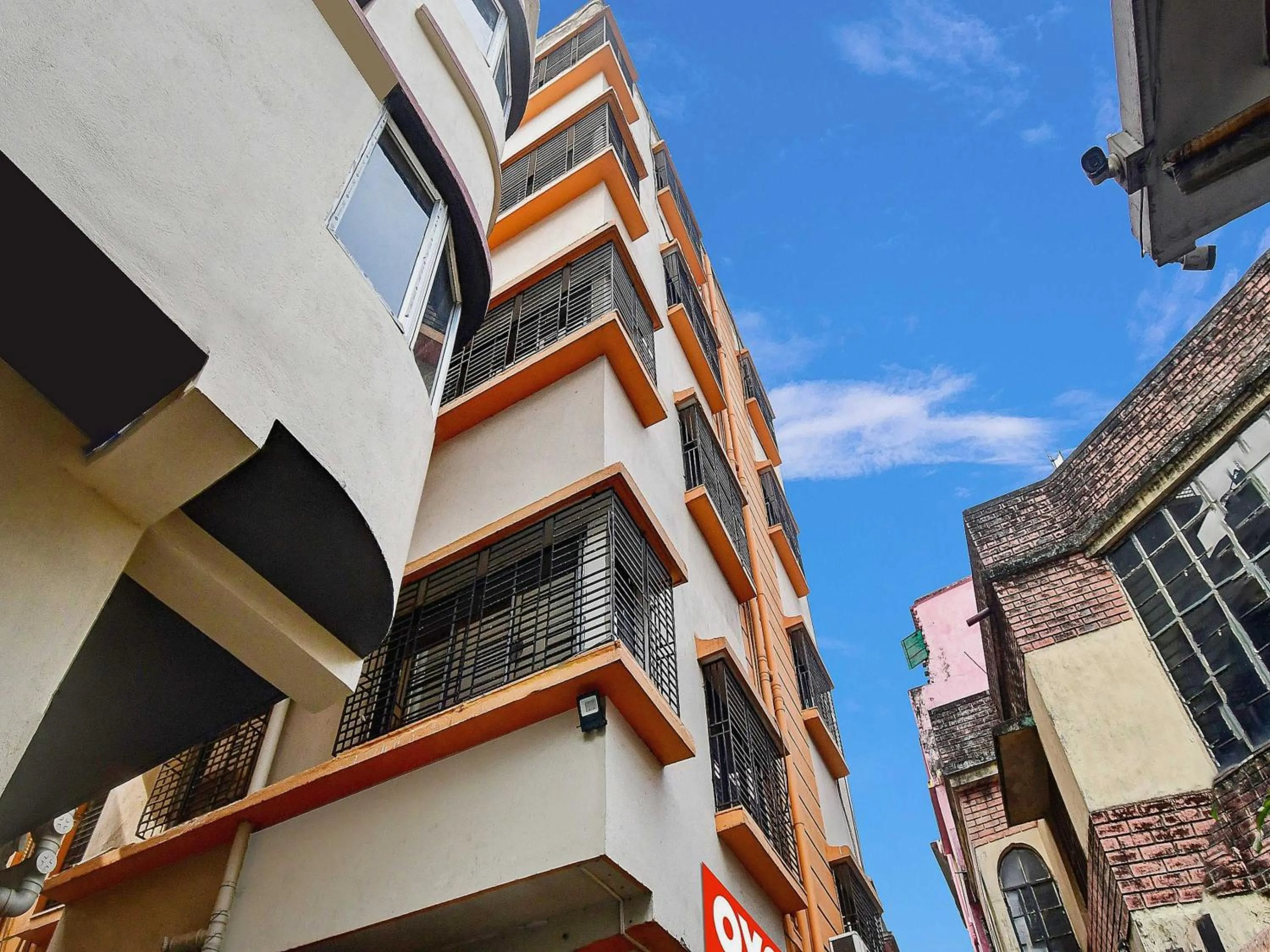 Facade/entrance in Super Hotel O Grand Lazeez Dumurjala outdoor Stadium