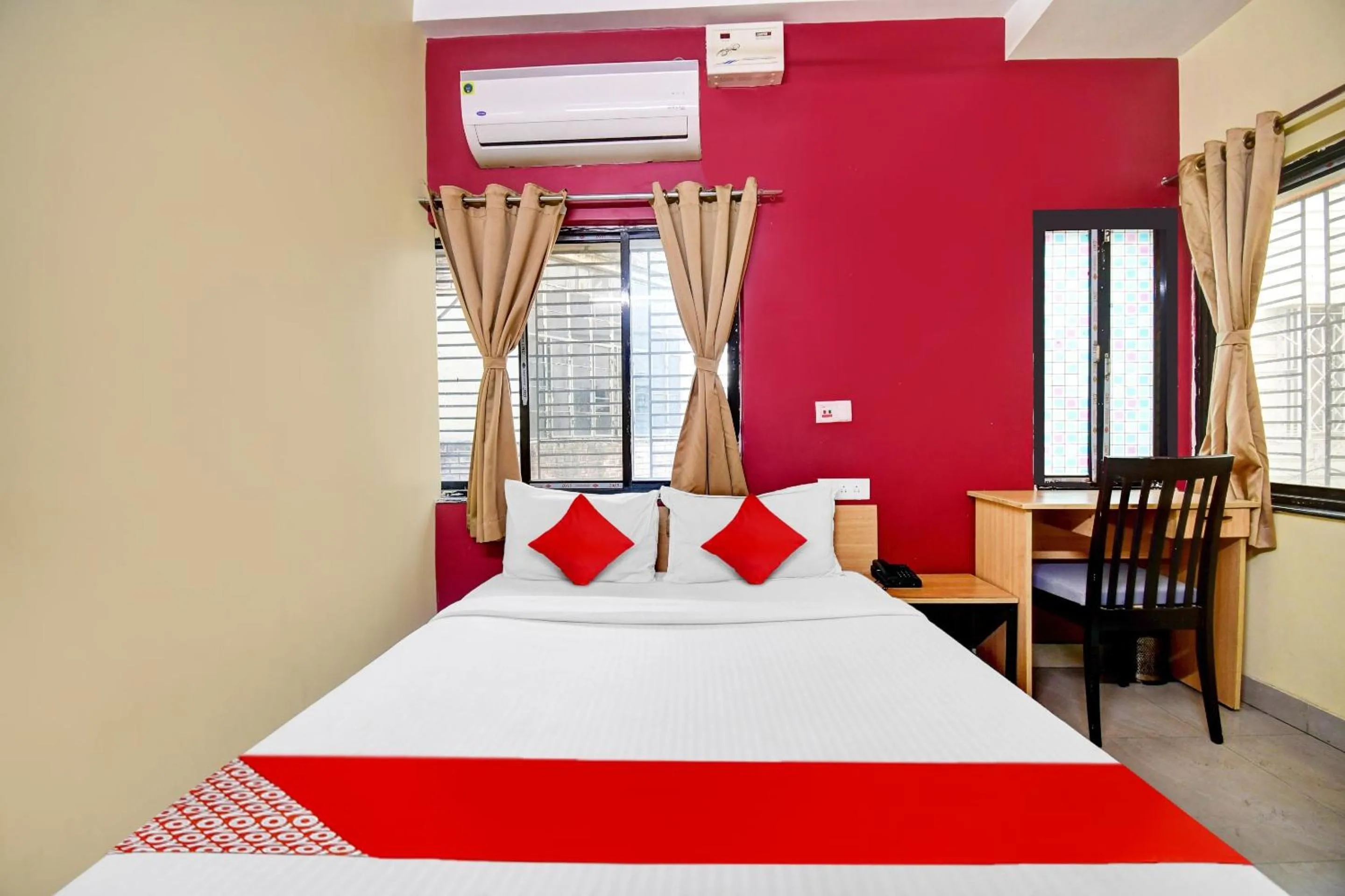 Bedroom, Bed in Super Hotel O Grand Lazeez Dumurjala outdoor Stadium