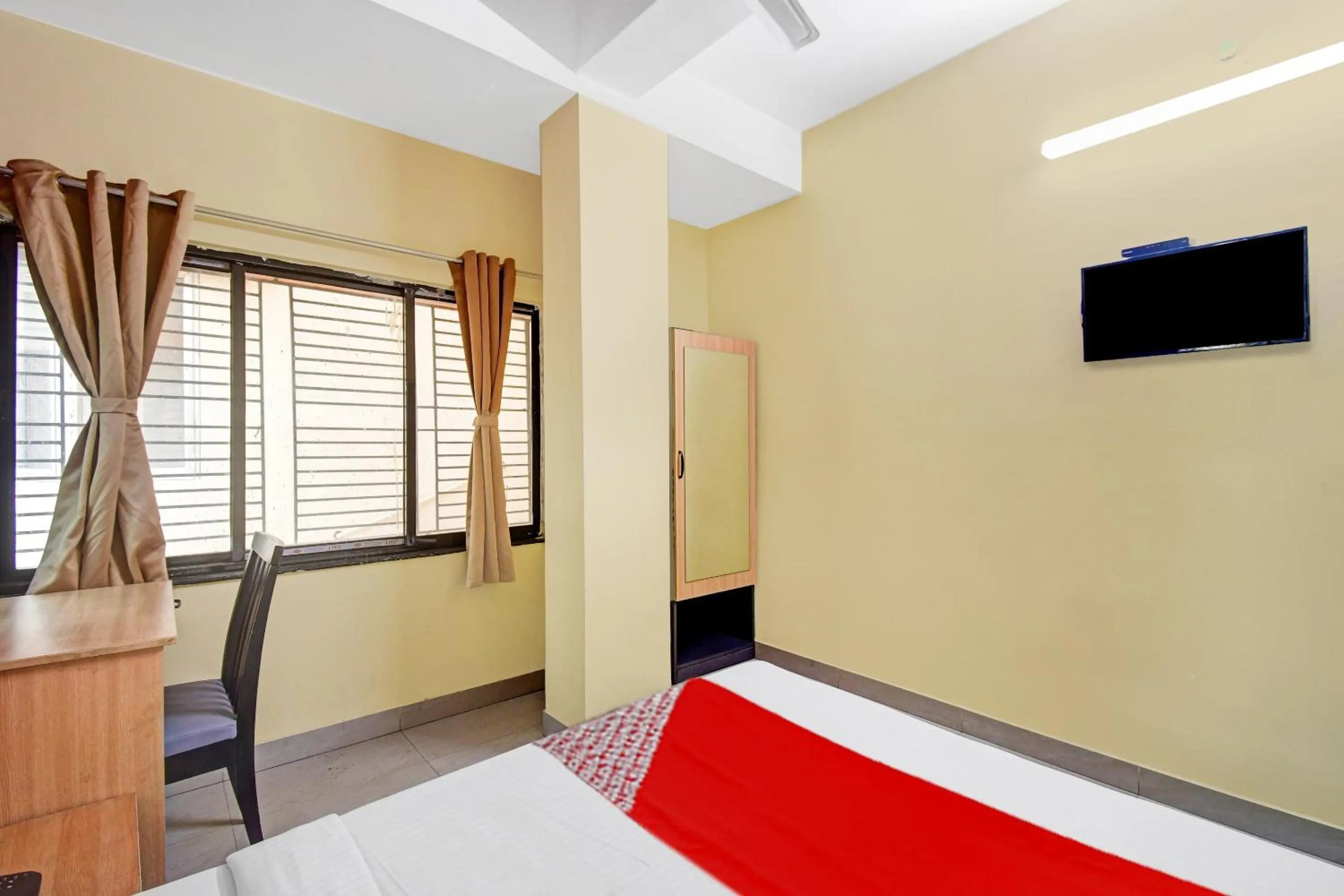 Bedroom, Bed in Super Hotel O Grand Lazeez Dumurjala outdoor Stadium