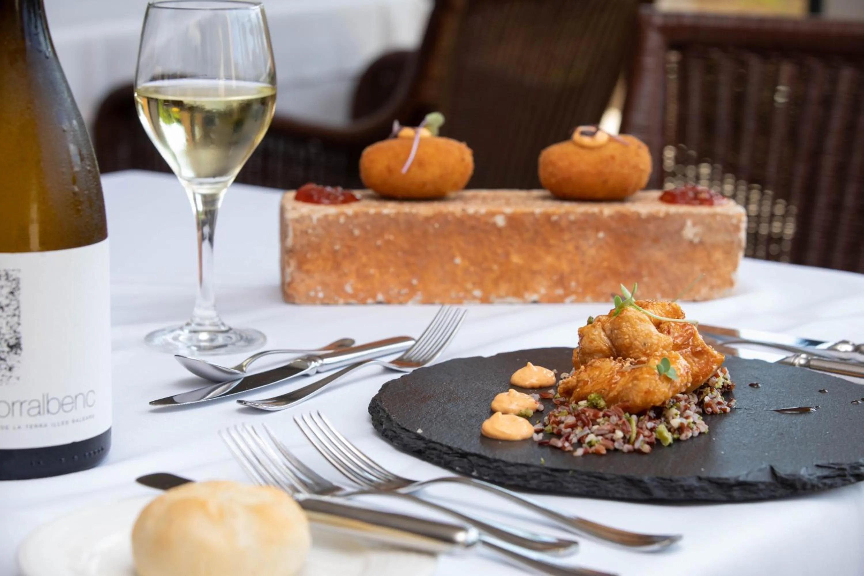 Restaurant/places to eat in La Quinta Menorca by PortBlue Boutique - Adults Only