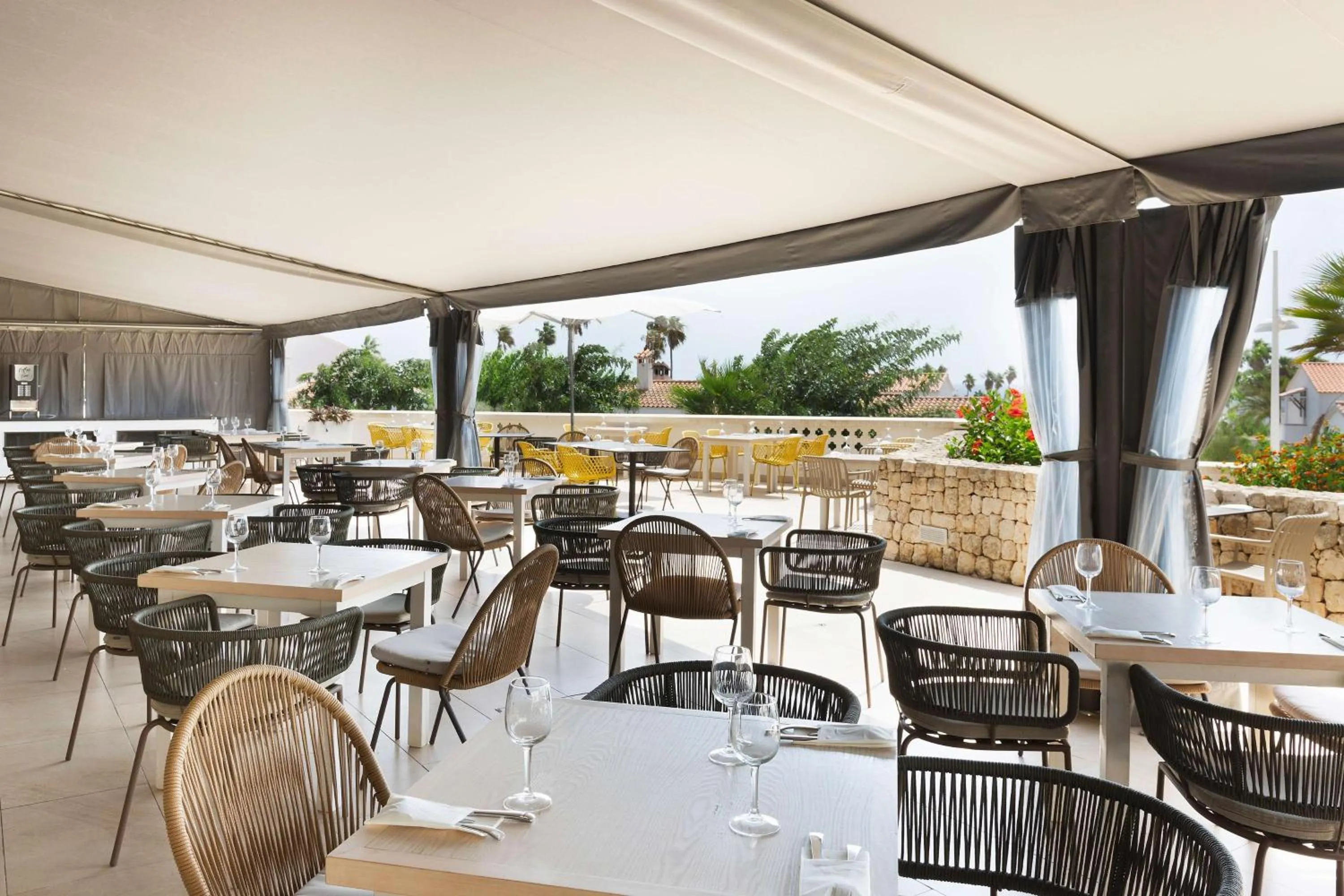 Restaurant/places to eat in Alua Illa de Menorca