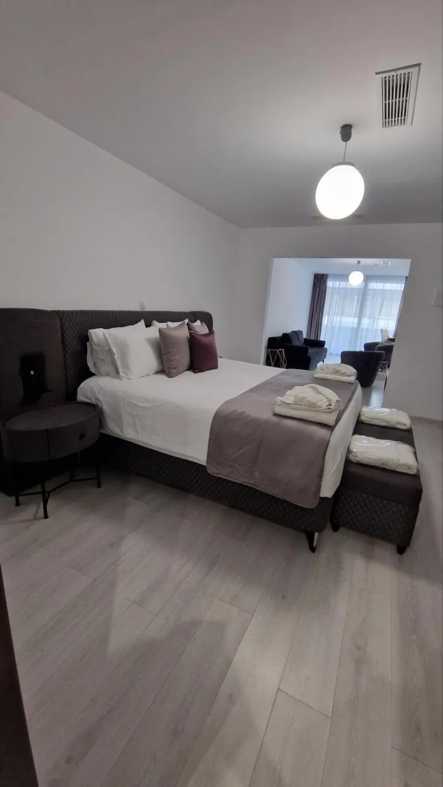 Bedroom, Bed in International Atene hotel