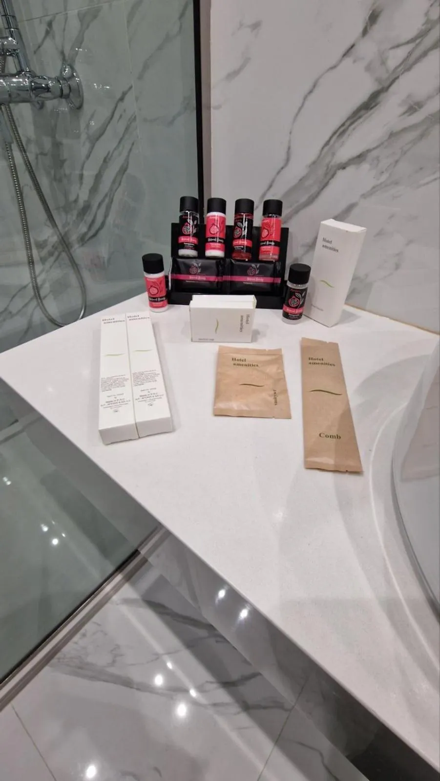 Bathroom in International Atene hotel