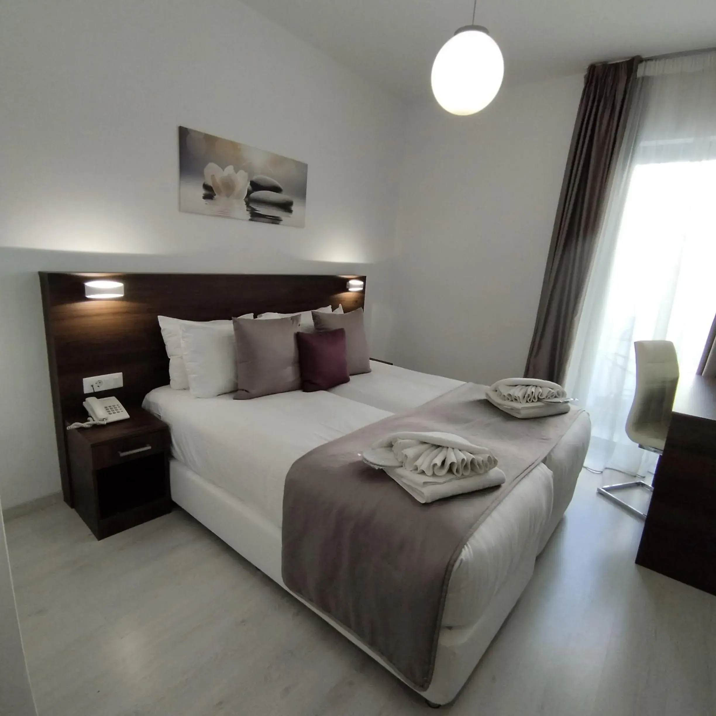 Large Double Room in International Atene hotel Large Double Room in International Atene hotel