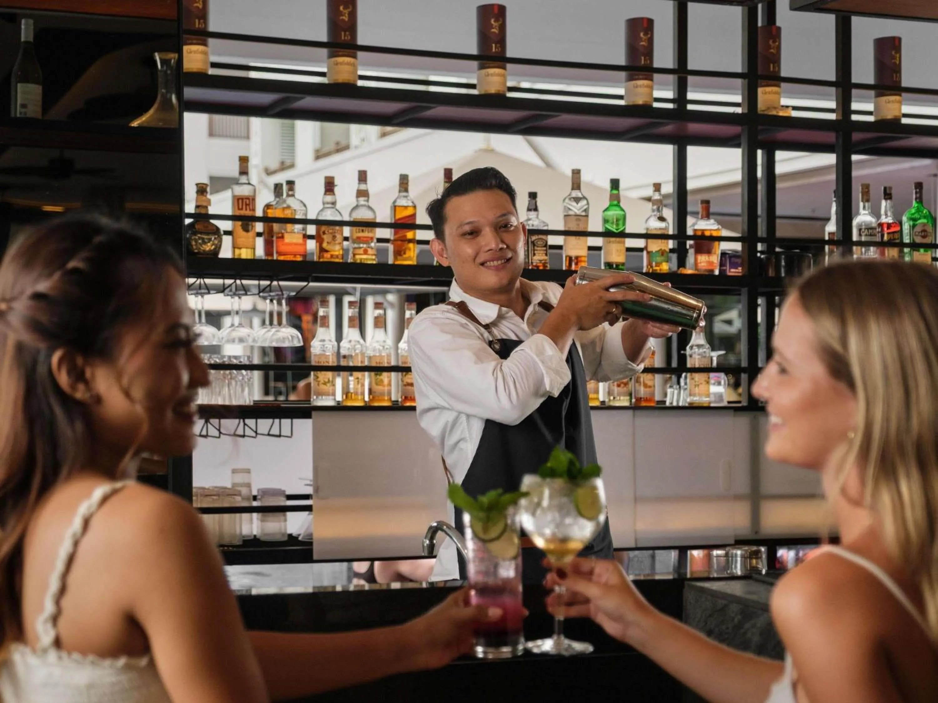 Lounge or bar in Grand Mercure Bali Seminyak