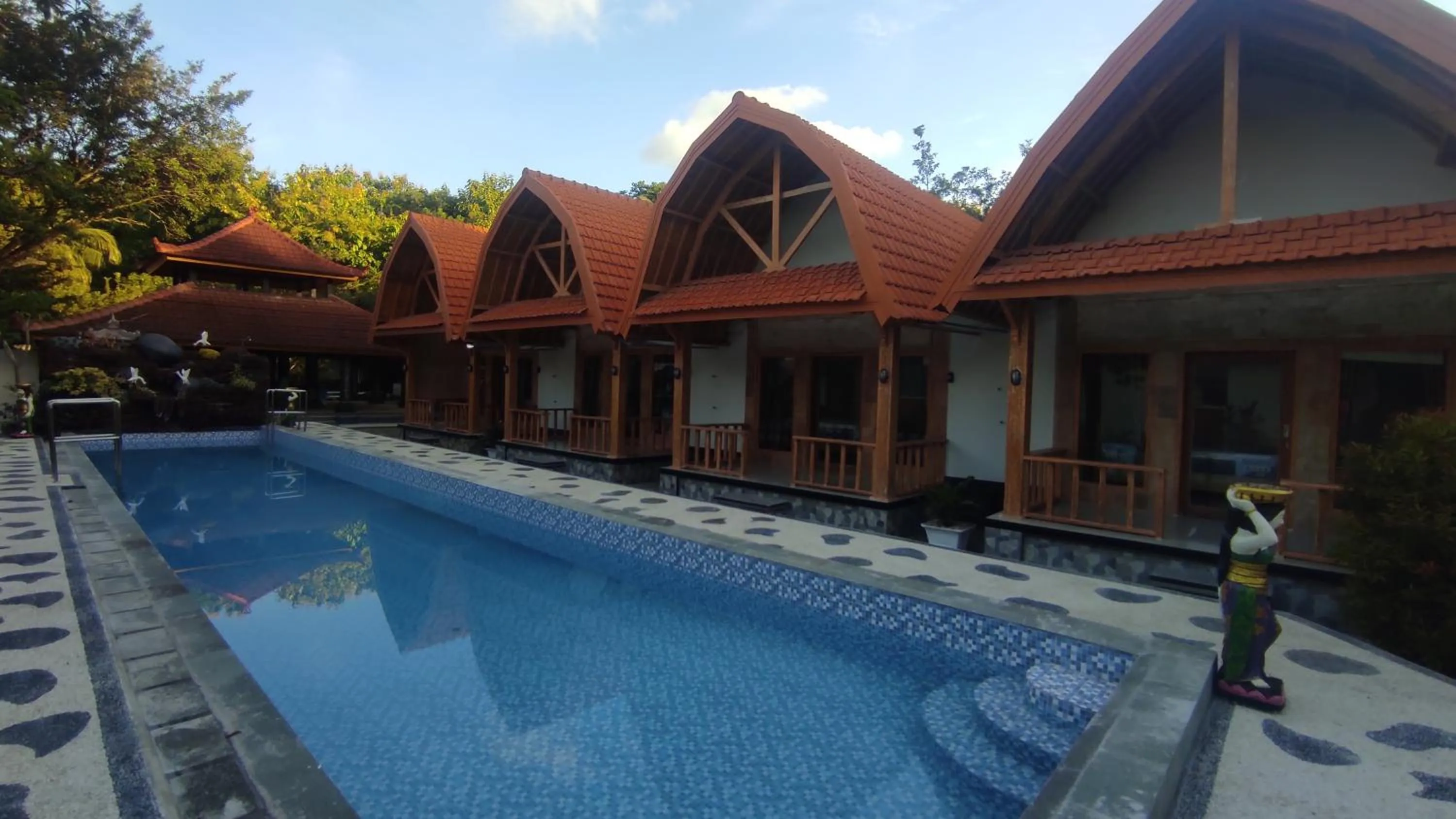 Property building in Kristal Garden