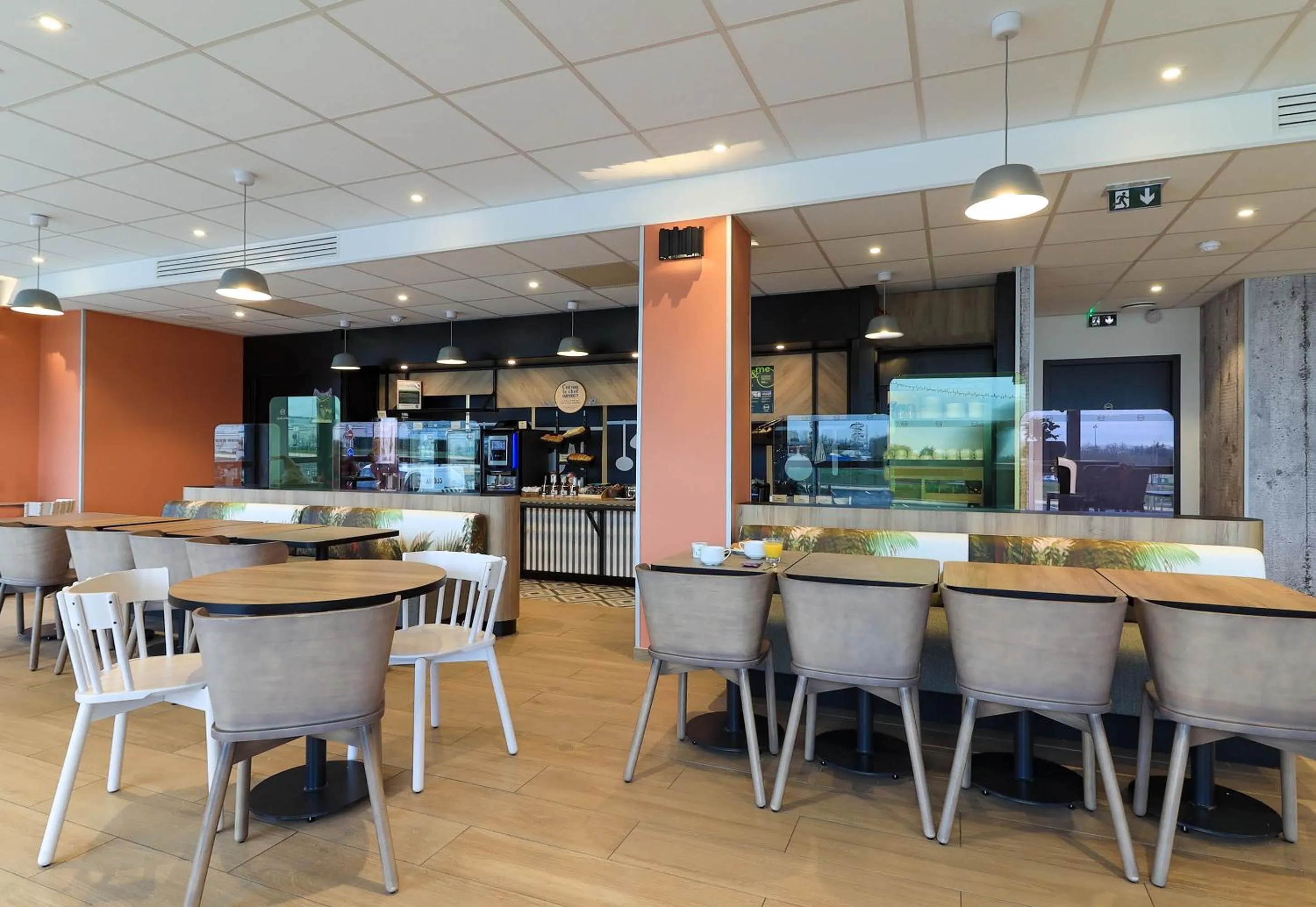 Restaurant/places to eat in B&B HOTEL Dijon Valmy Toison d'or