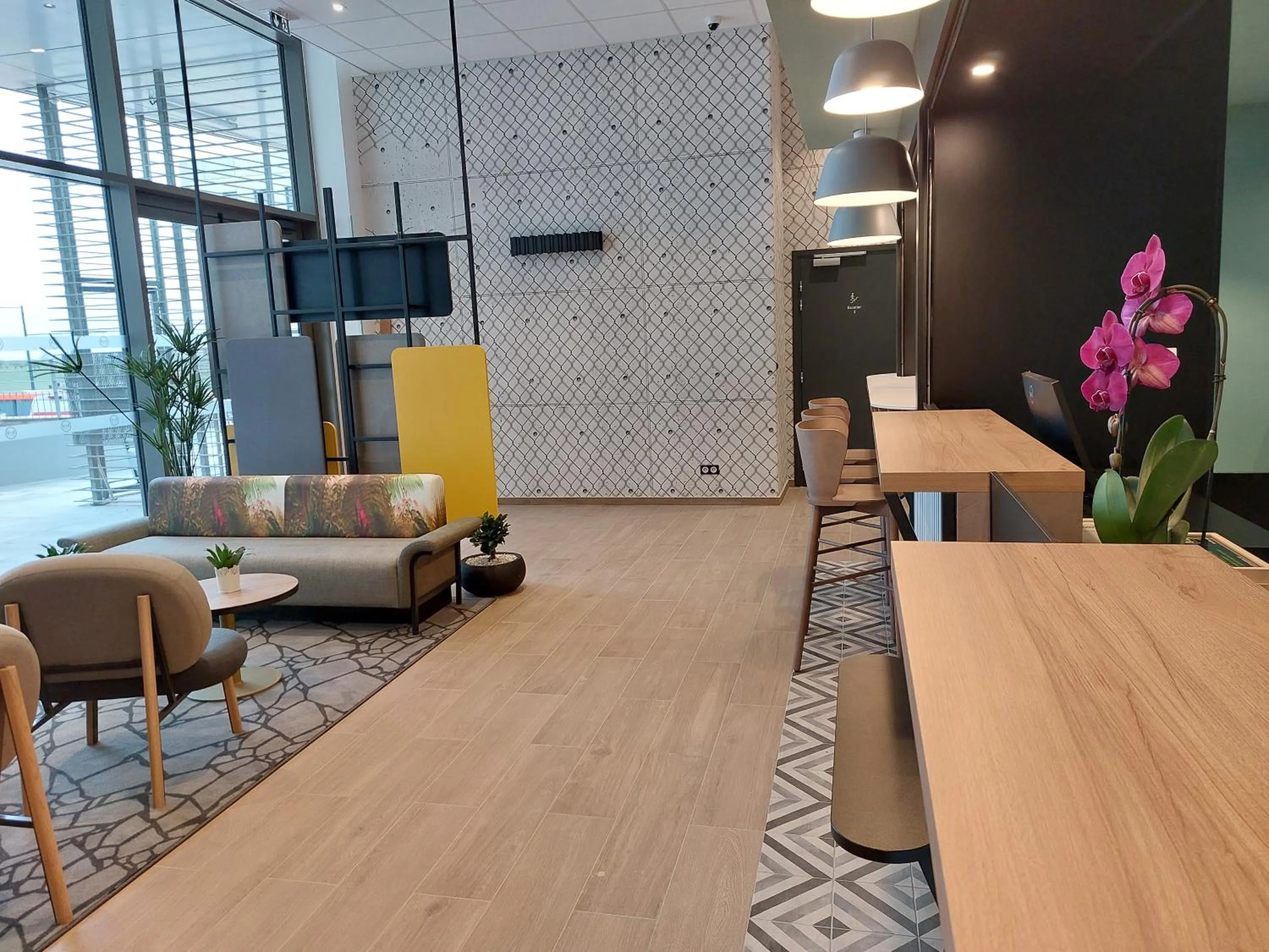 Lobby or reception in B&B HOTEL Dijon Valmy Toison d'or