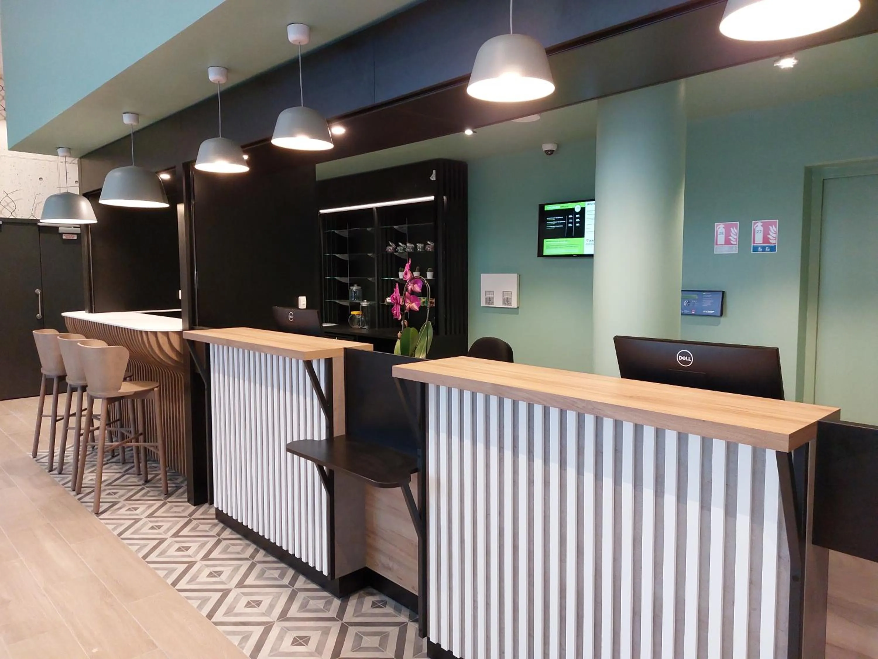 Lobby or reception in B&B HOTEL Dijon Valmy Toison d'or