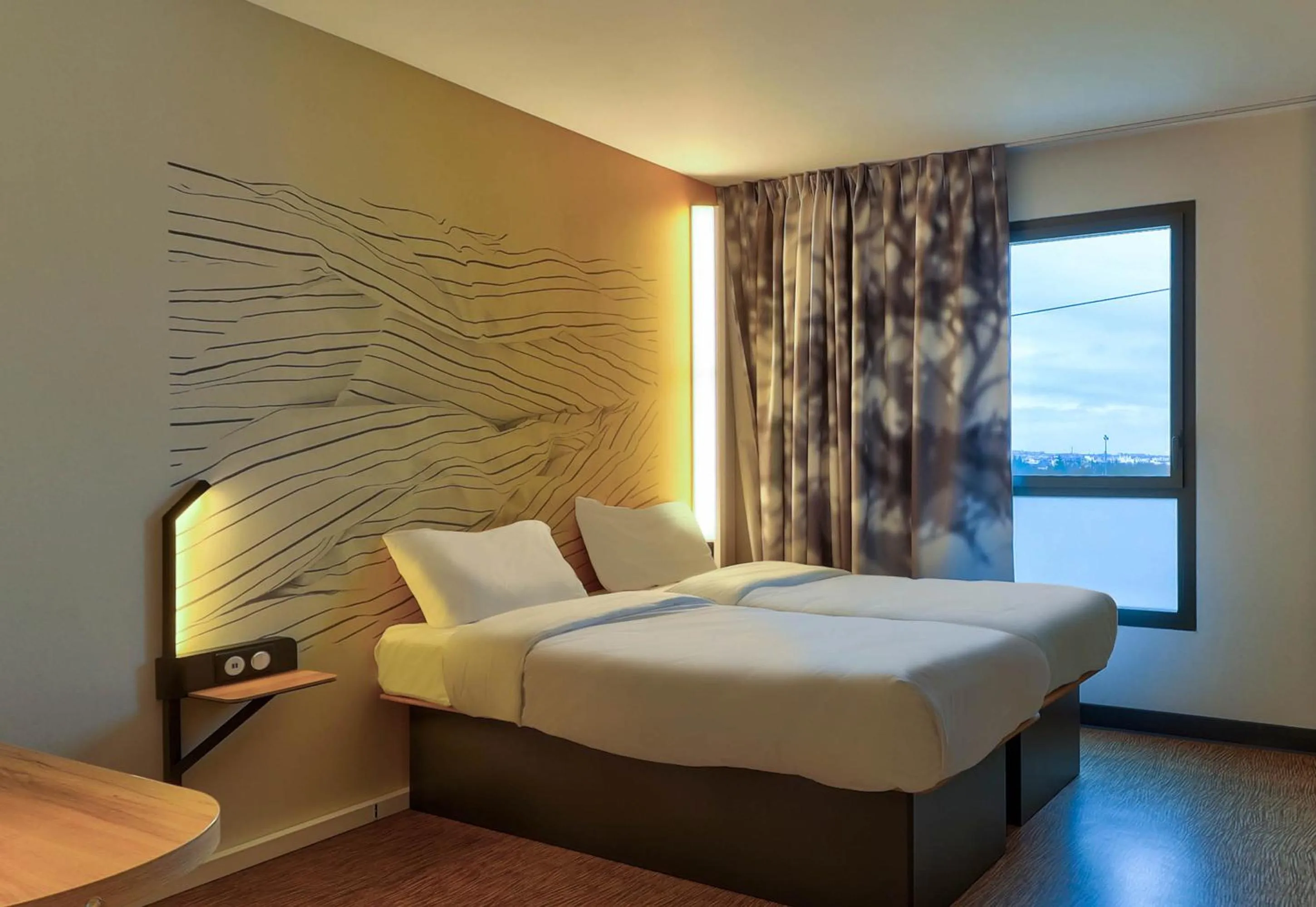 Bedroom, Bed in B&B HOTEL Dijon Valmy Toison d'or