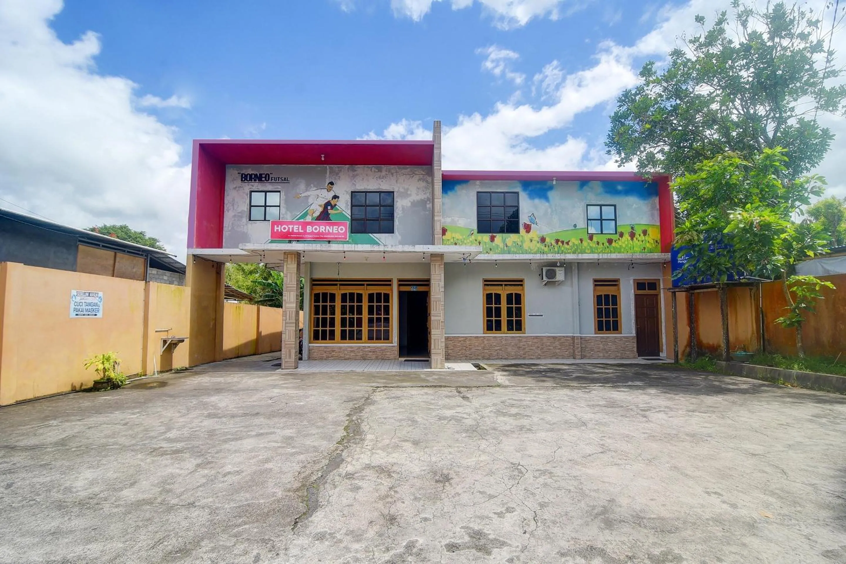 Facade/entrance in Hotel O Borneo