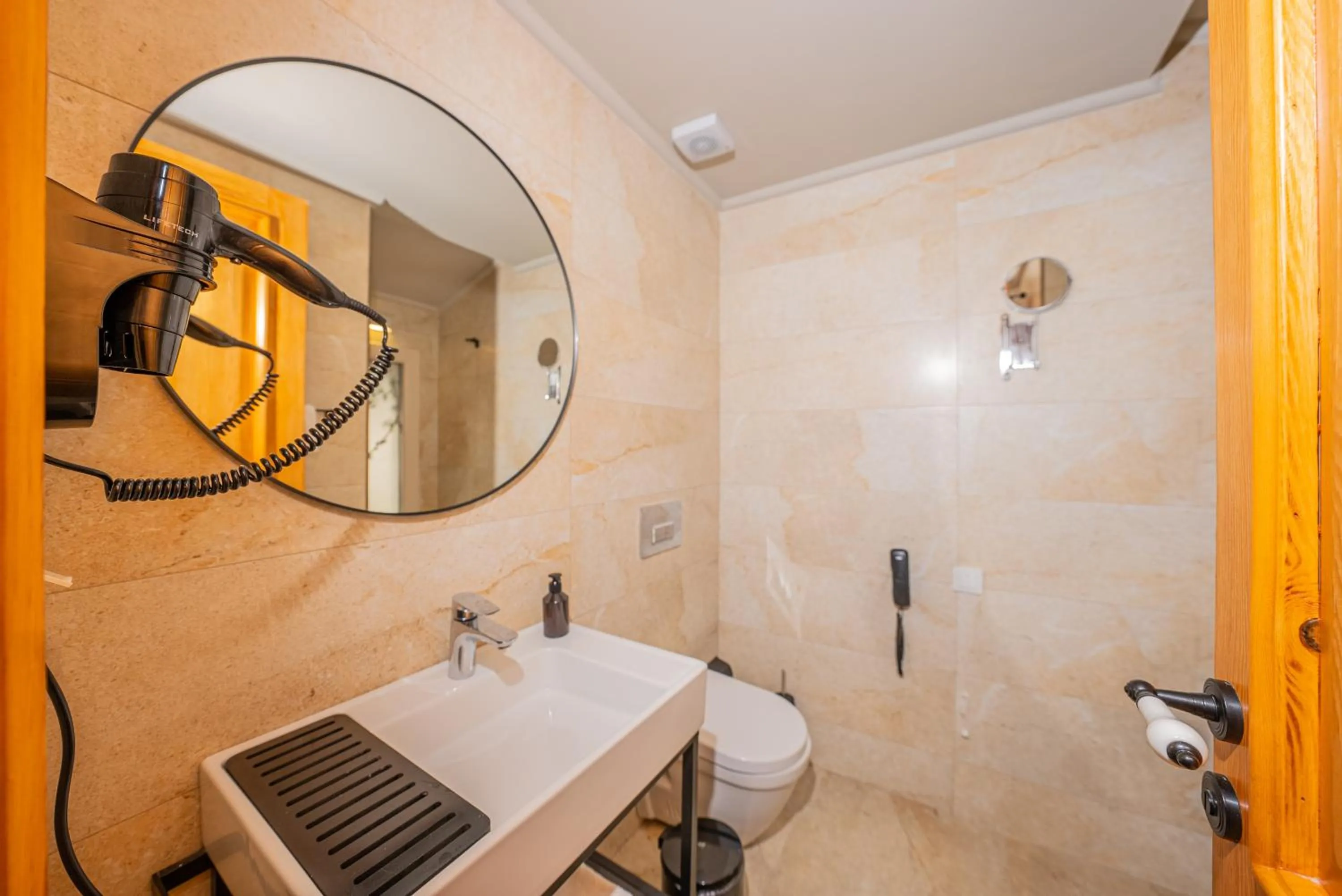 Bathroom in Kairos Valley Wellness & Longevity