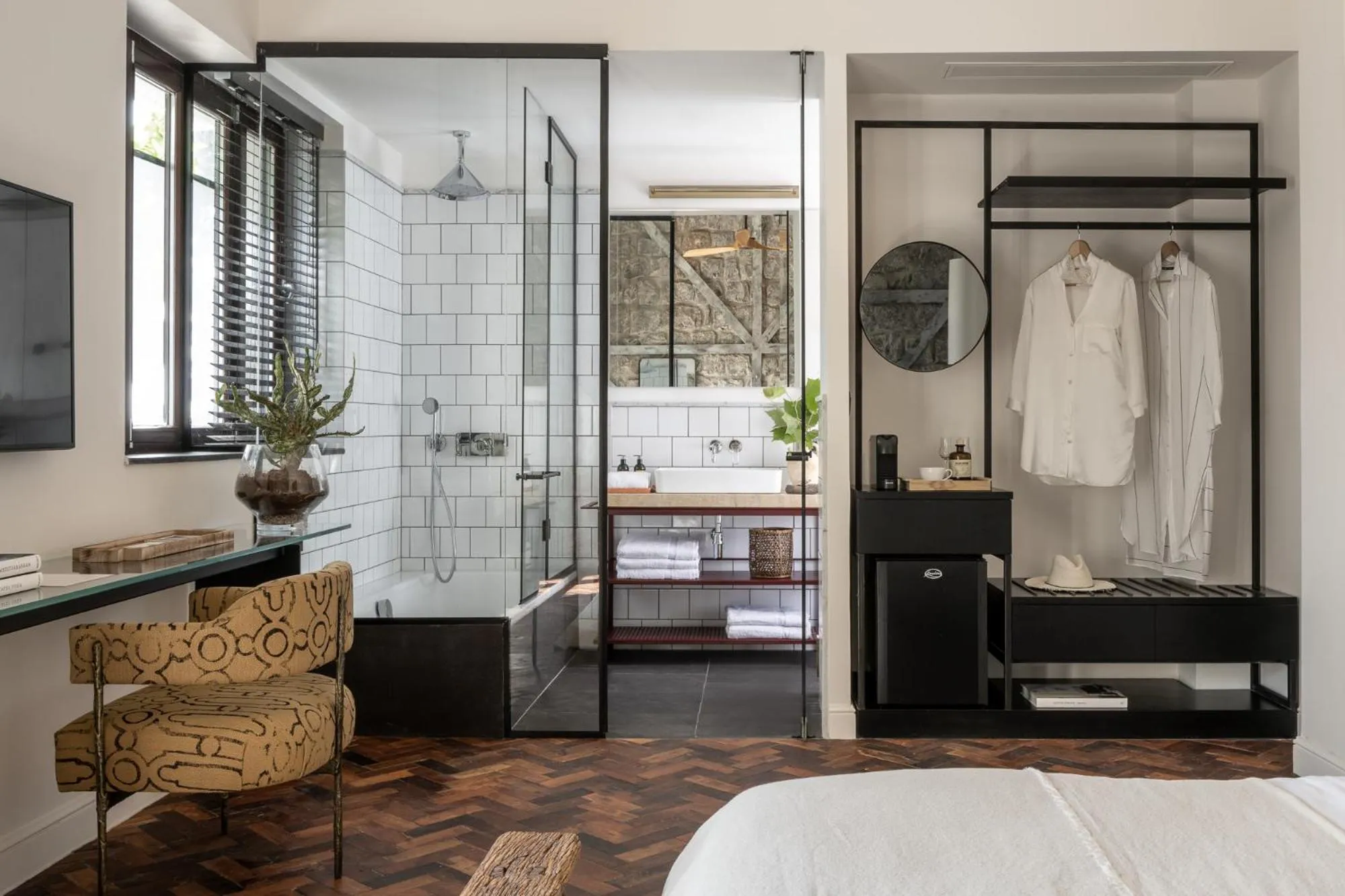 Bauhaus Superior - single occupancy - Upper Floor With Balcony and Outdoor Bath in Pereh Mountain Resort