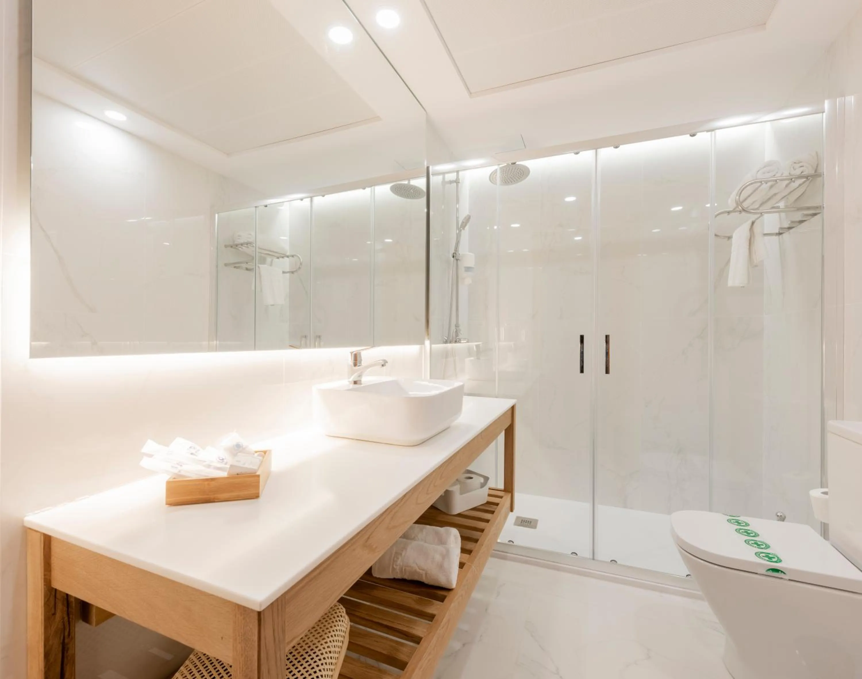 Bathroom in Toboso Apar - Turis