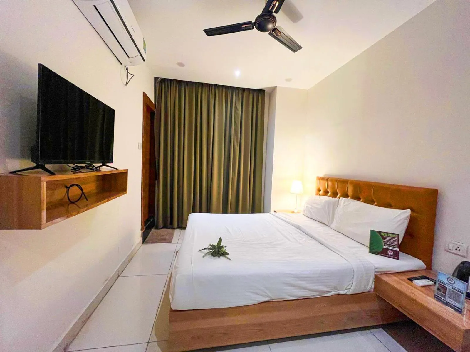 Bedroom, Bed in Hotel Hibiscus Tree- Bachupally