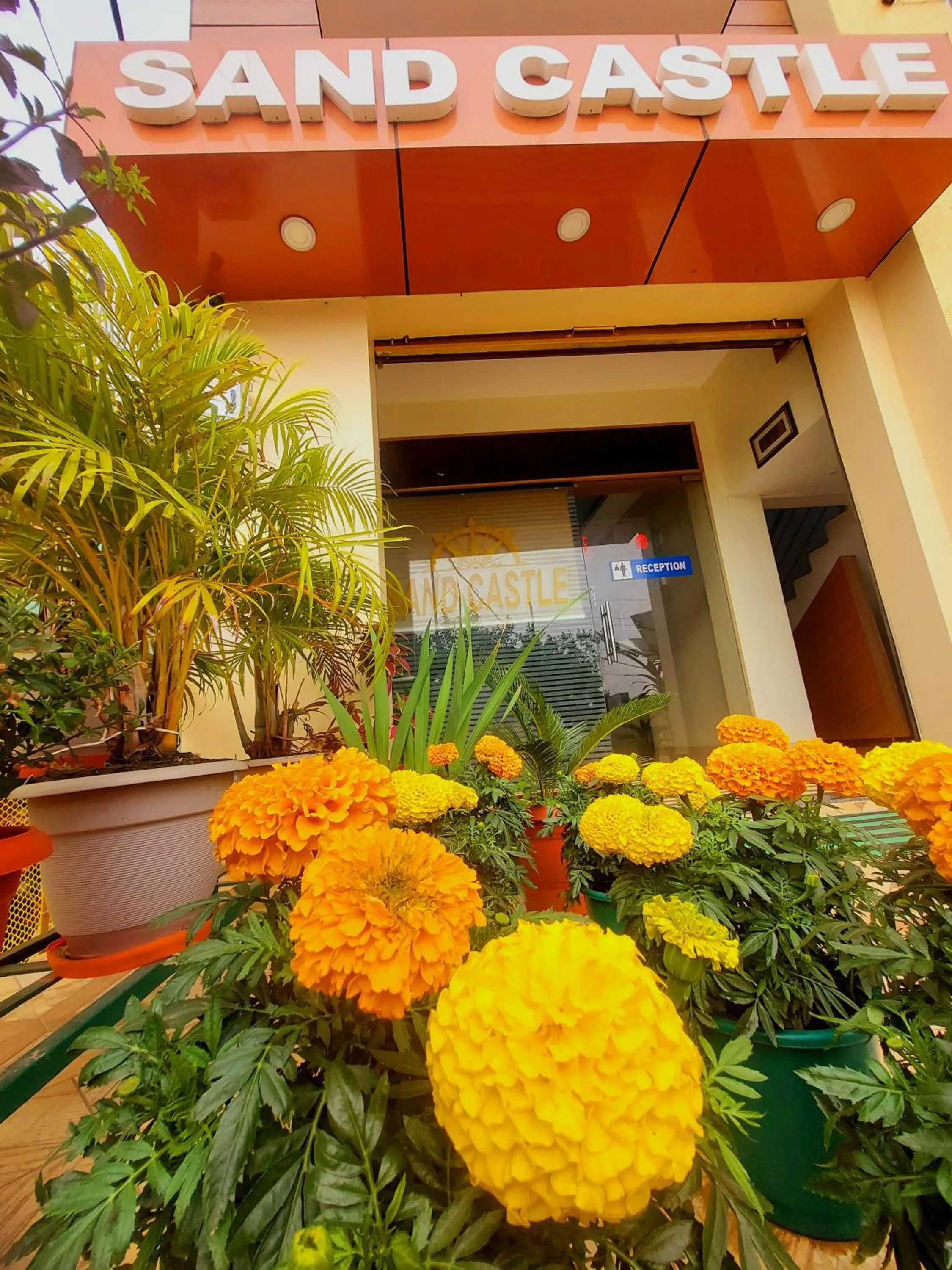 Facade/entrance in SAND CASTLE