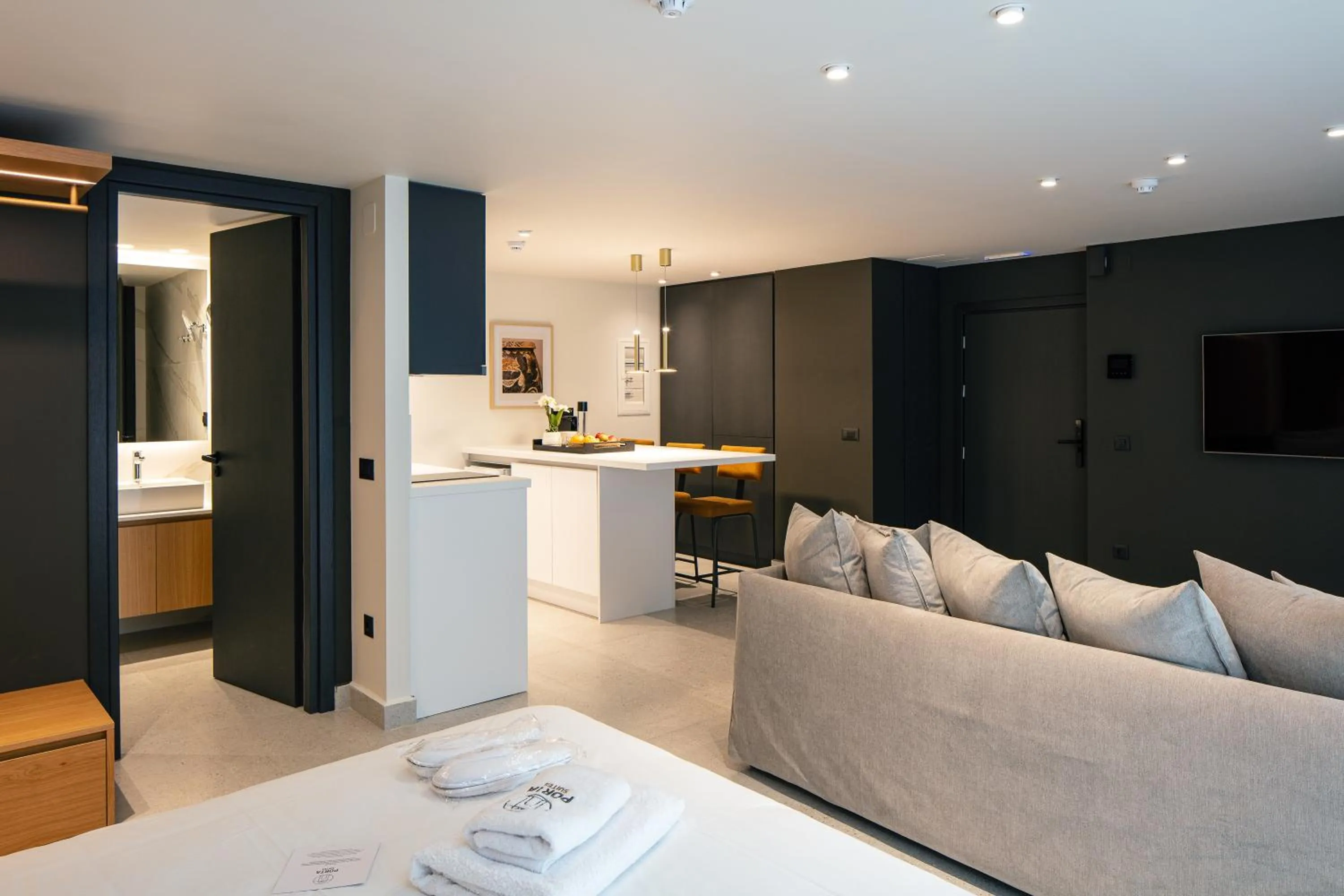 Photo of the whole room in Porta Suites