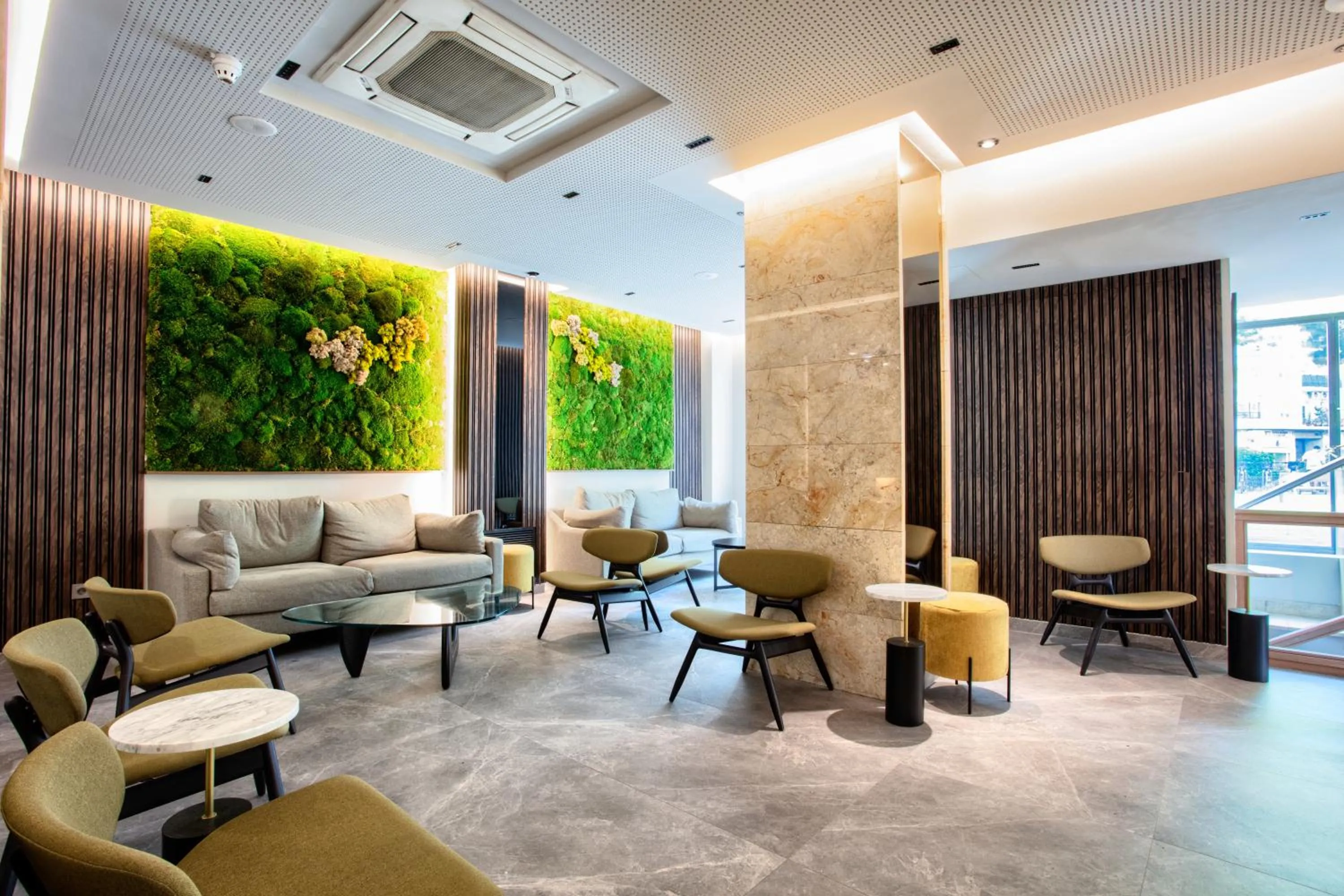 Communal lounge/ TV room in Hotel Gran Via