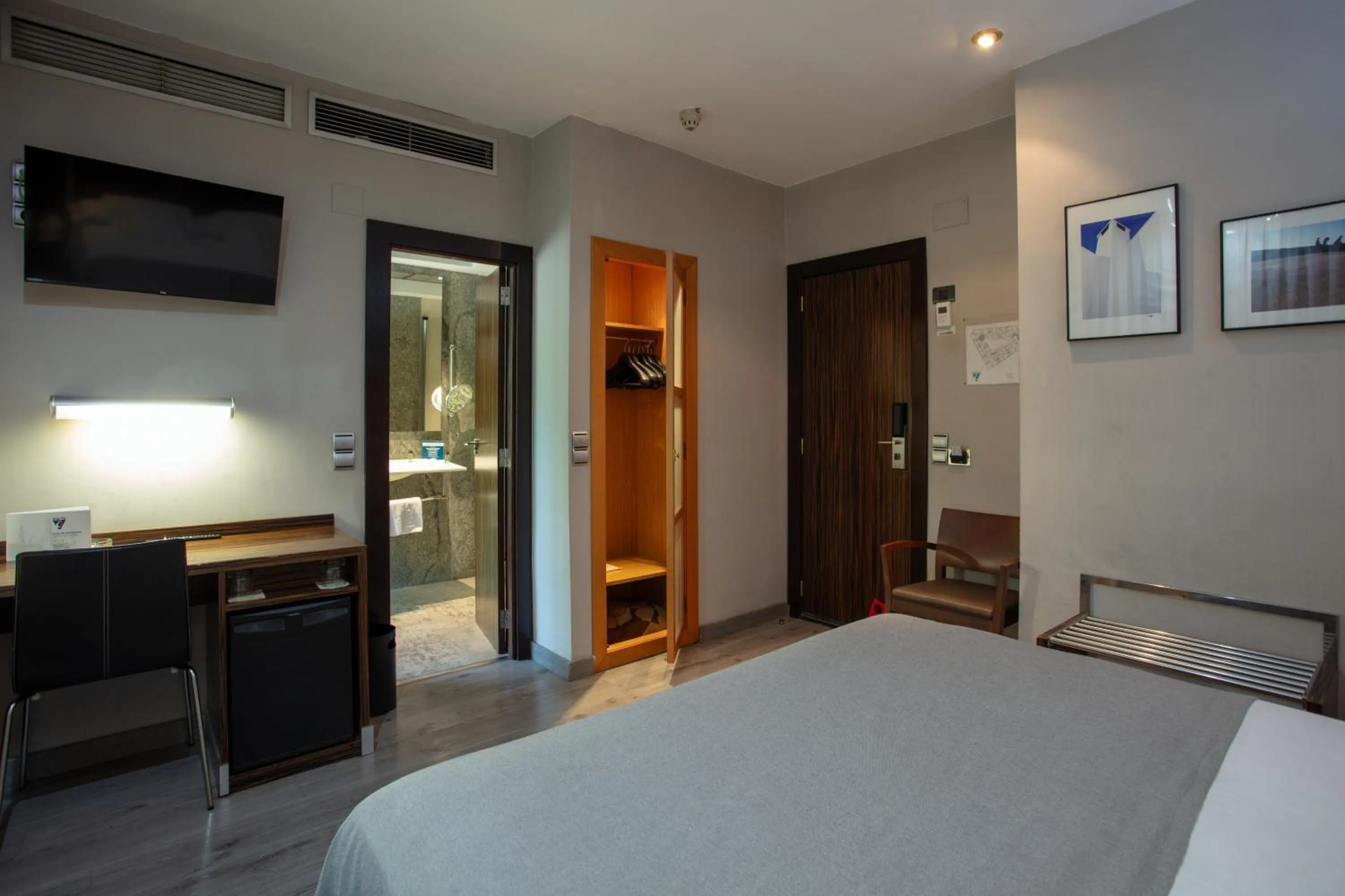 Bed in Hotel Gran Via