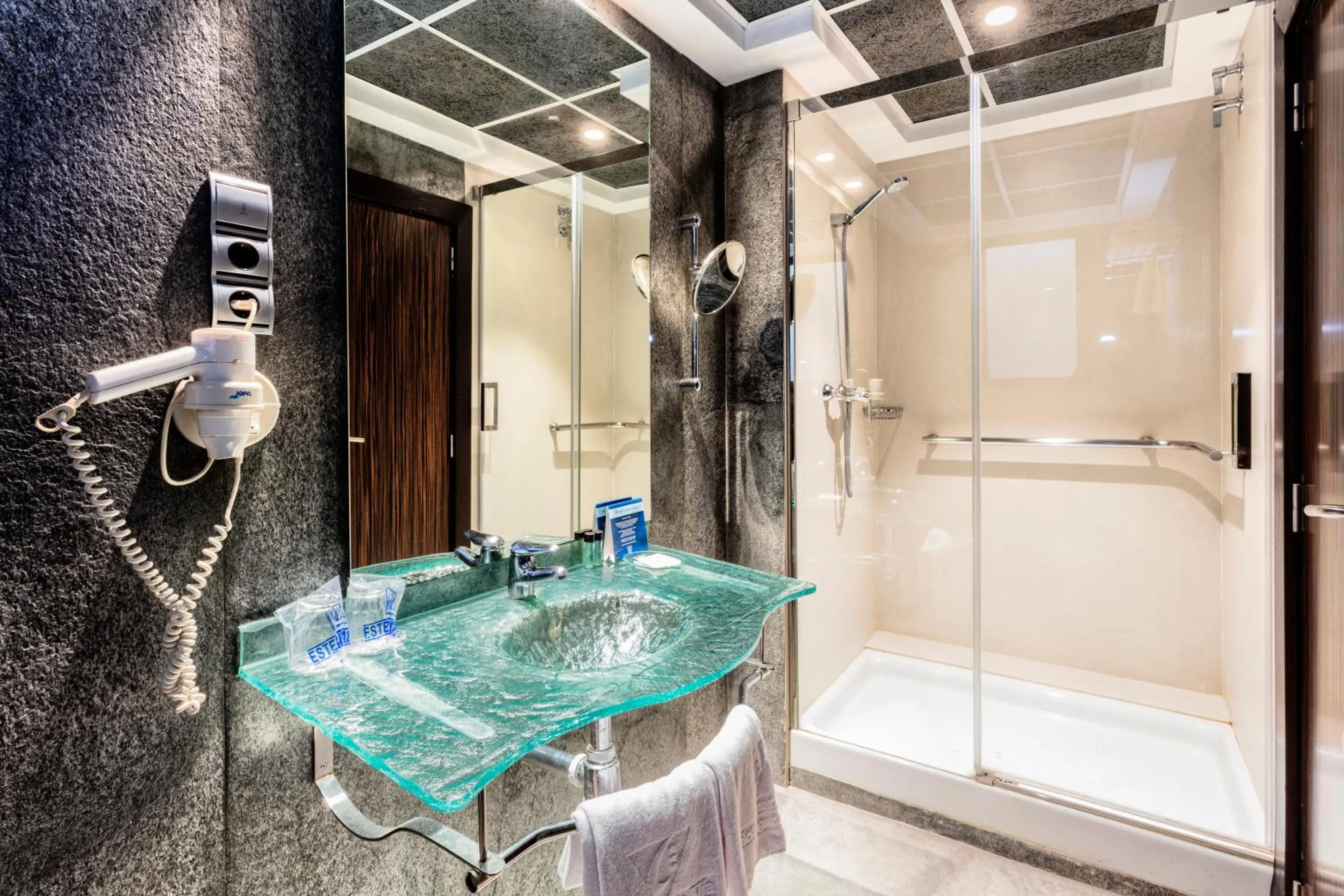 Bathroom in Hotel Gran Via