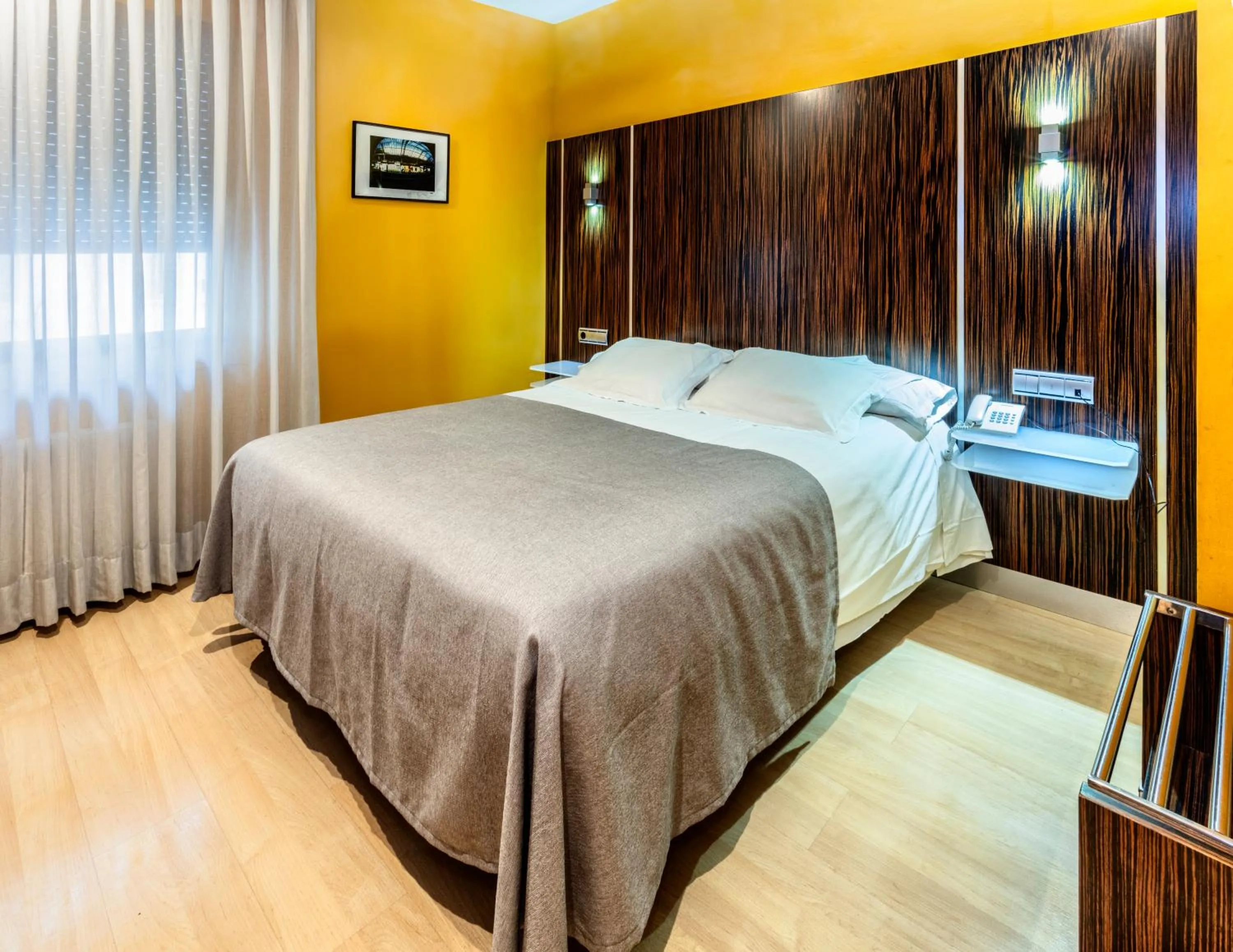 Photo of the whole room, Bed in Hotel Gran Via