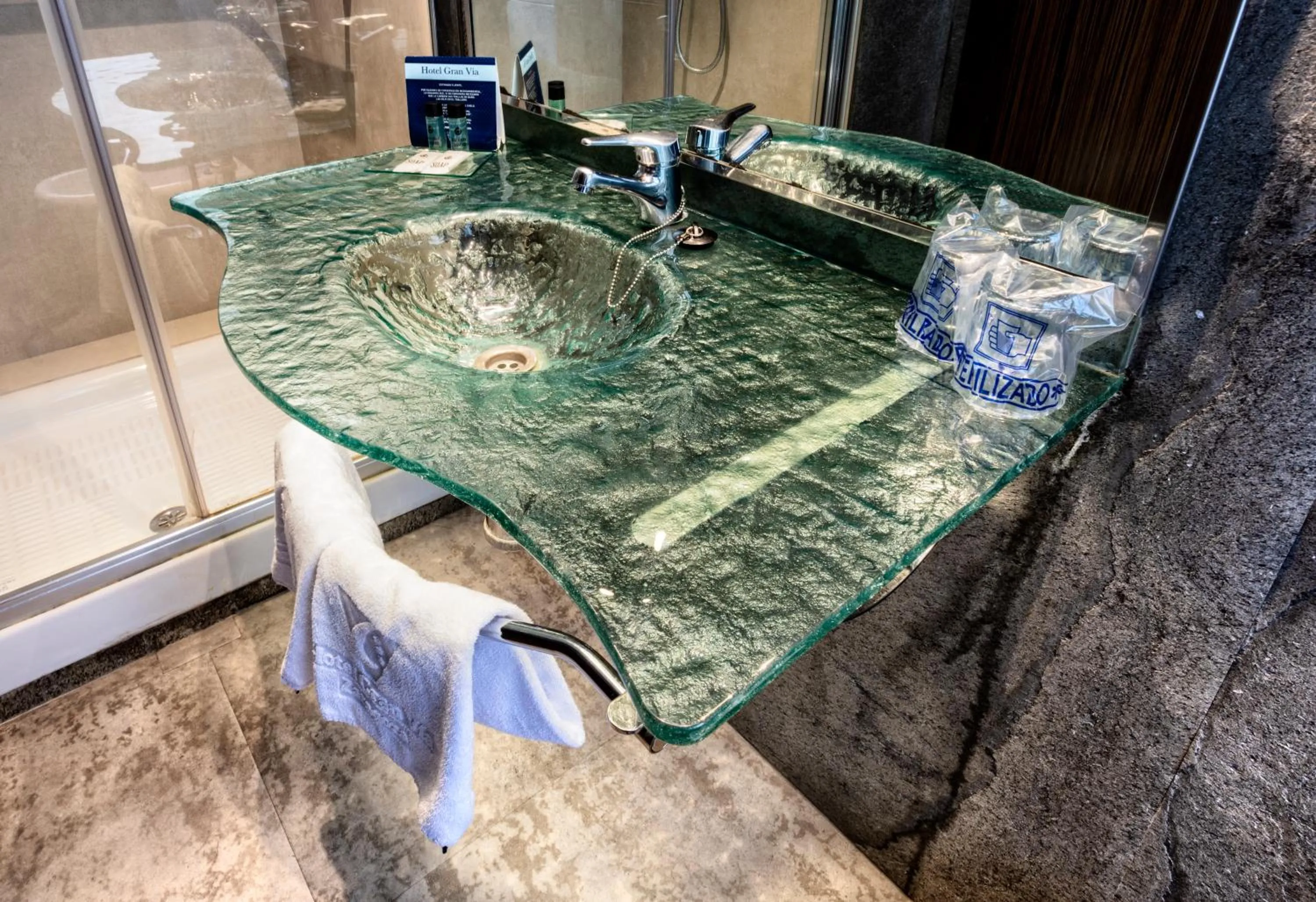 Bathroom in Hotel Gran Via