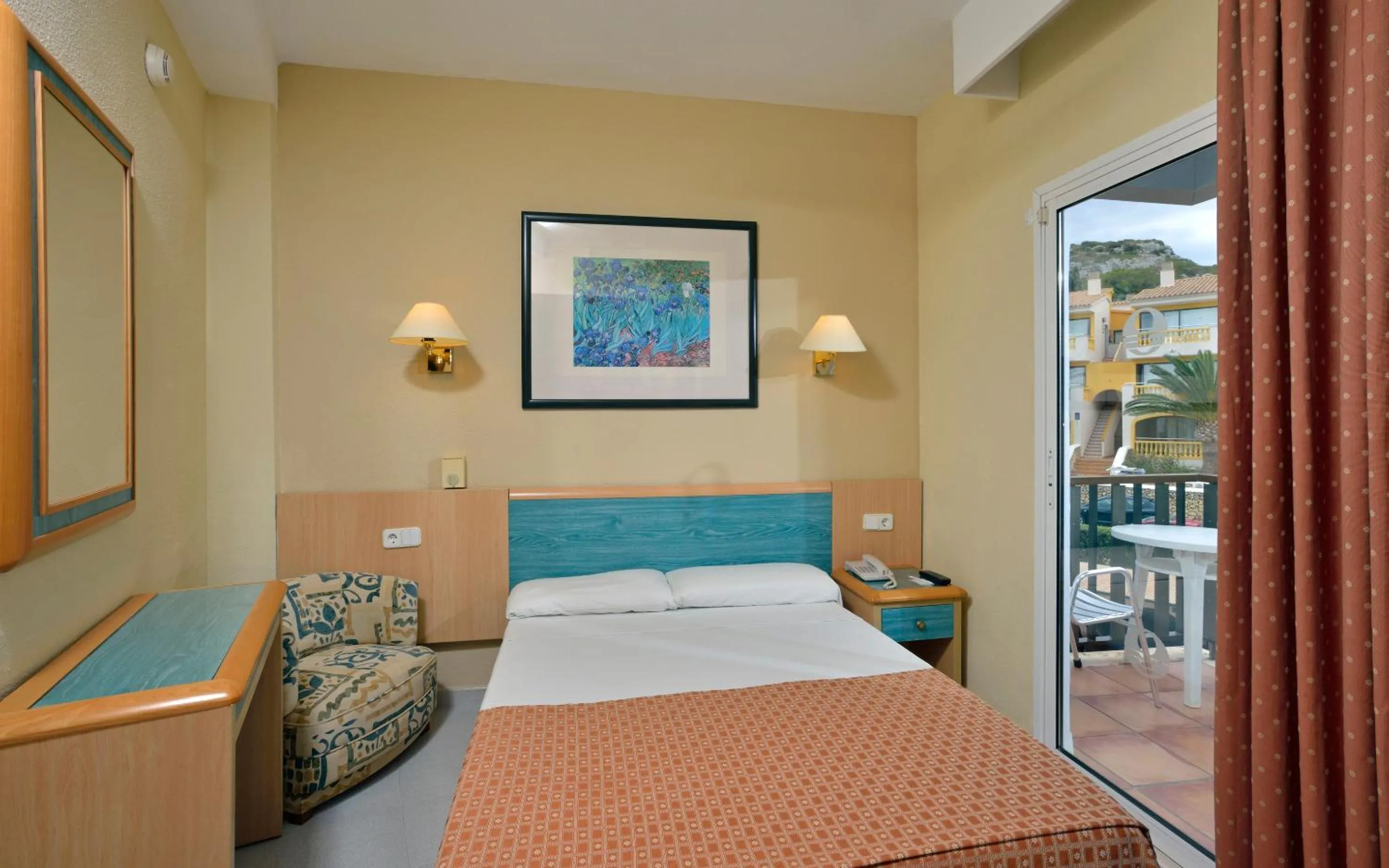 Bedroom, Bed in Sol Milanos Pingüinos