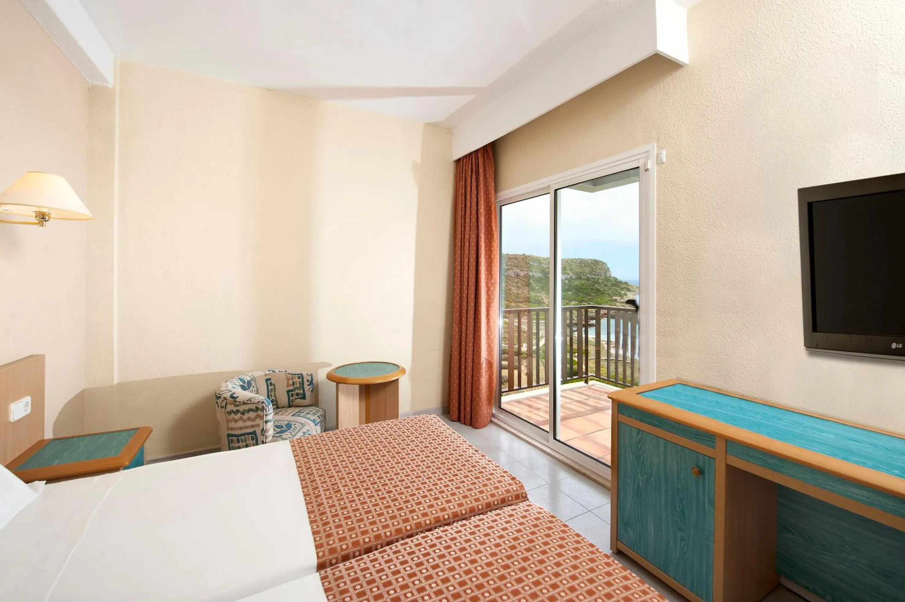 Bedroom, Bed in Sol Milanos Pingüinos