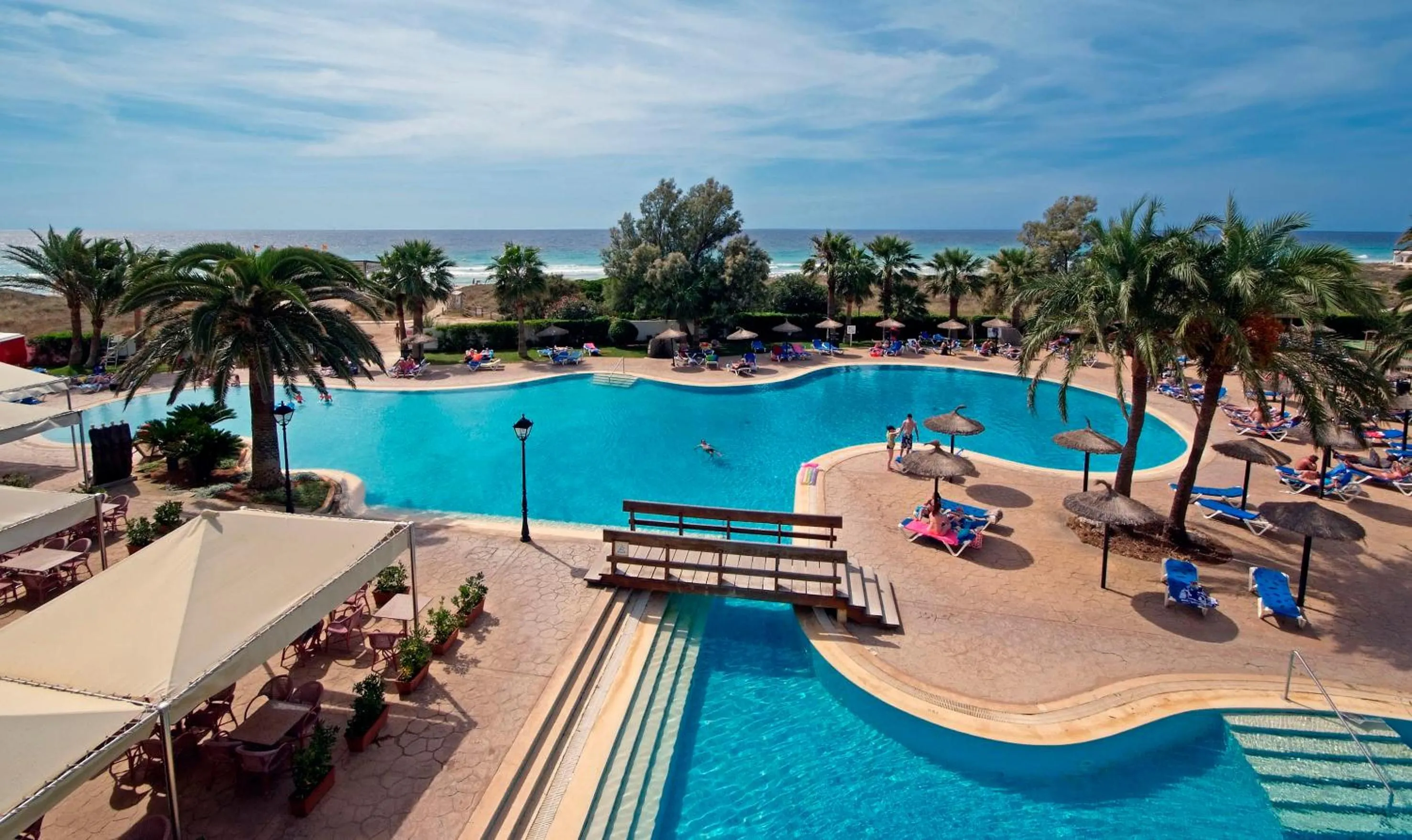 Pool view in Sol Milanos Pingüinos