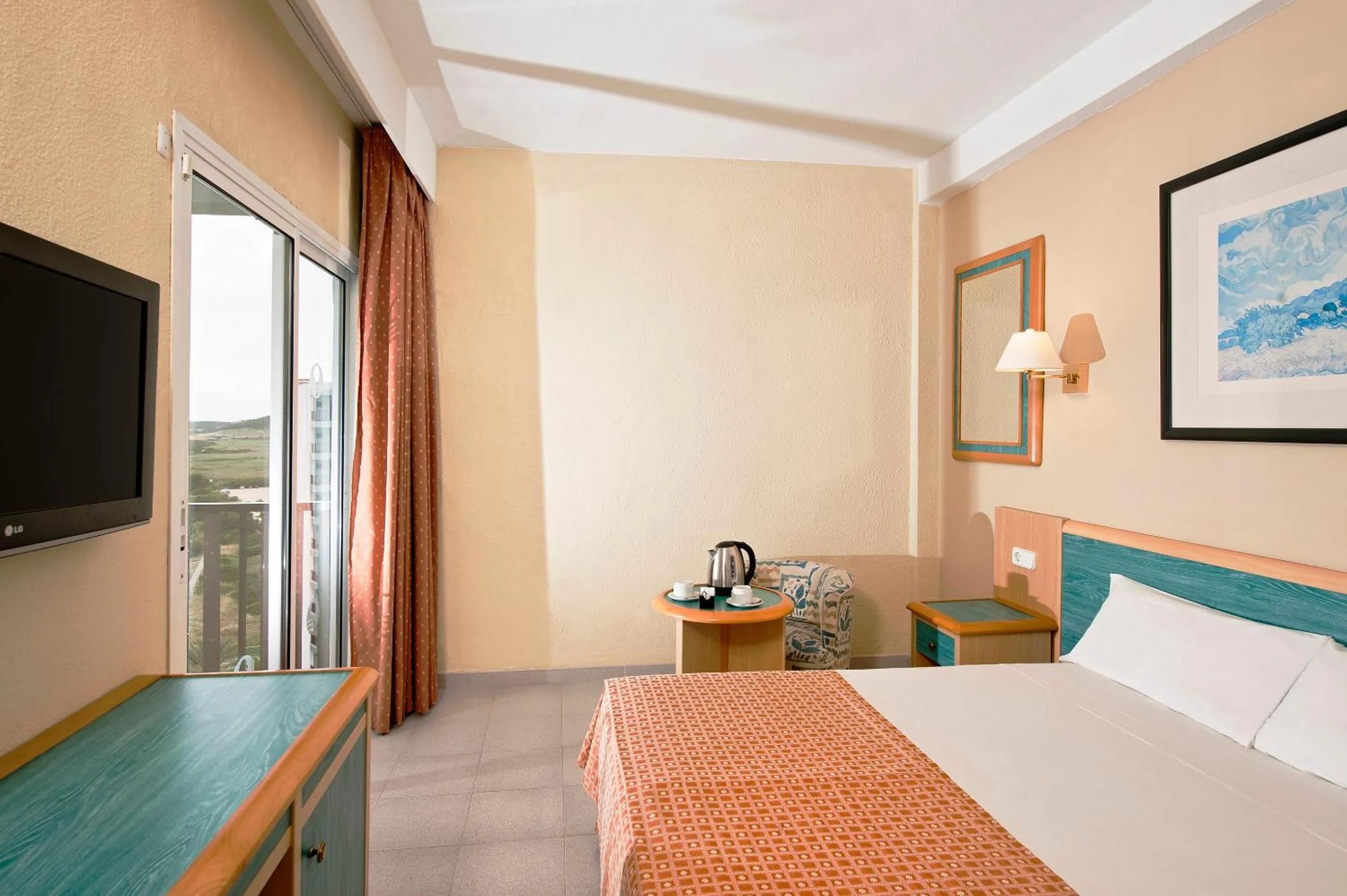 Bedroom, Bed in Sol Milanos Pingüinos