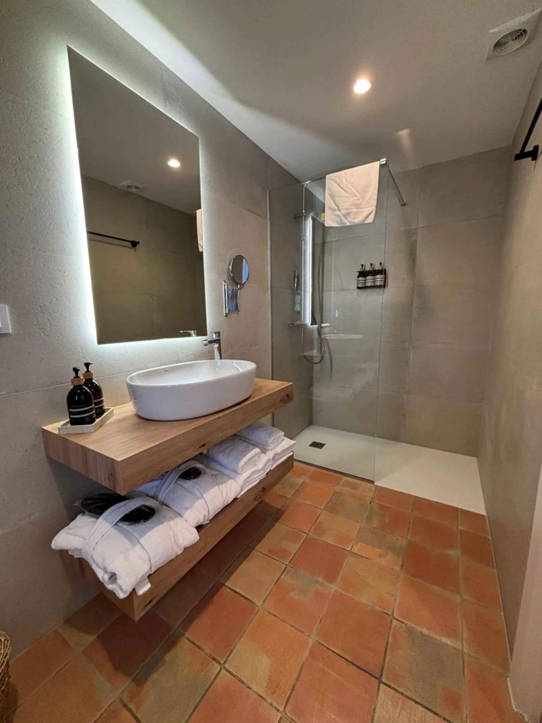 Bathroom in Hotel Convent de Begur