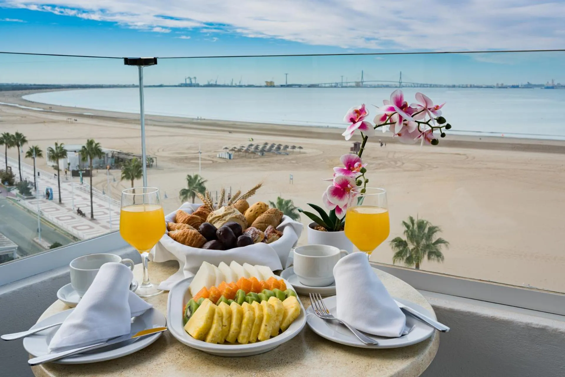 Property building in Hotel Puerto Bahía & Spa
